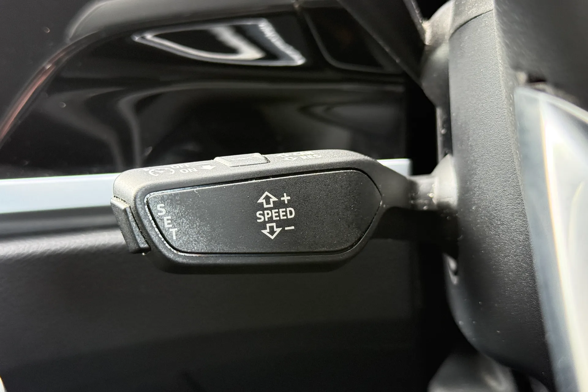 Audi Q3 thumbnail image number 18