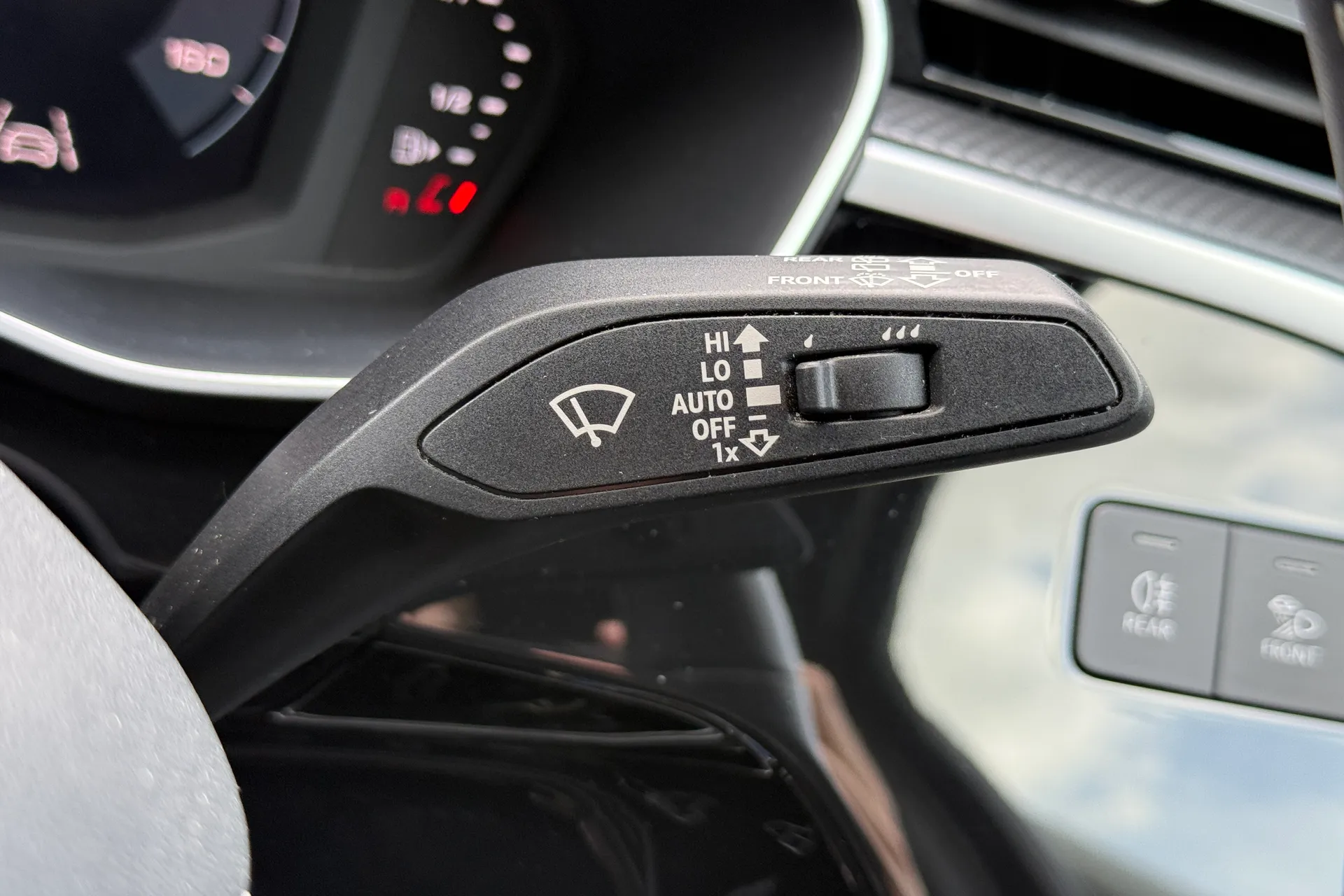 Audi Q3 thumbnail image number 20