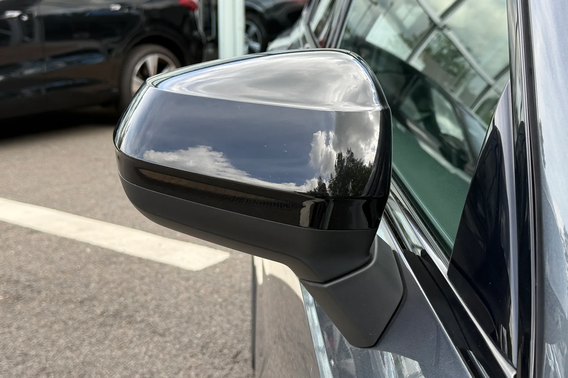 Audi Q3 thumbnail image number 14