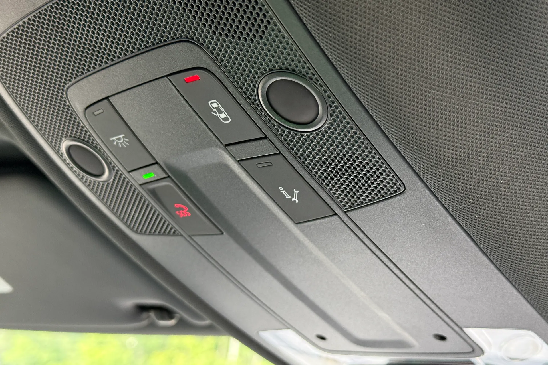 Audi Q3 thumbnail image number 25