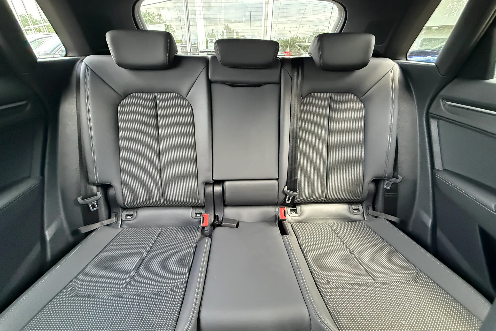 Audi Q3 thumbnail image number 29