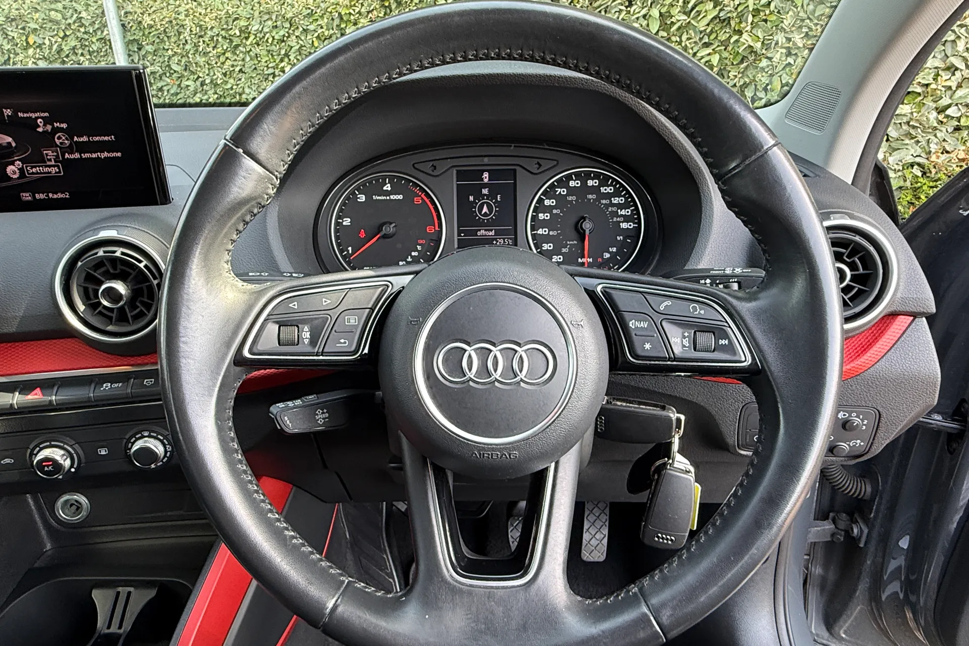 Audi Q2 thumbnail image number 18