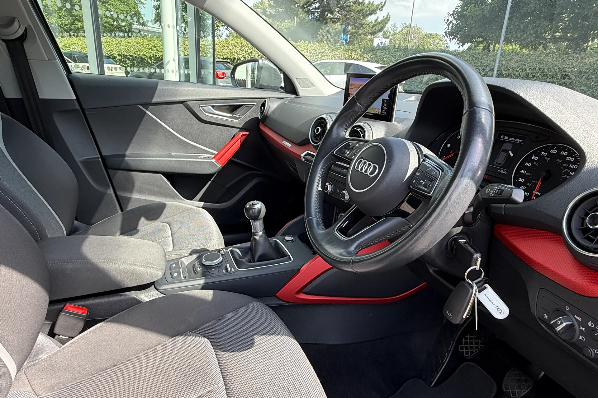 Audi Q2 thumbnail image number 16