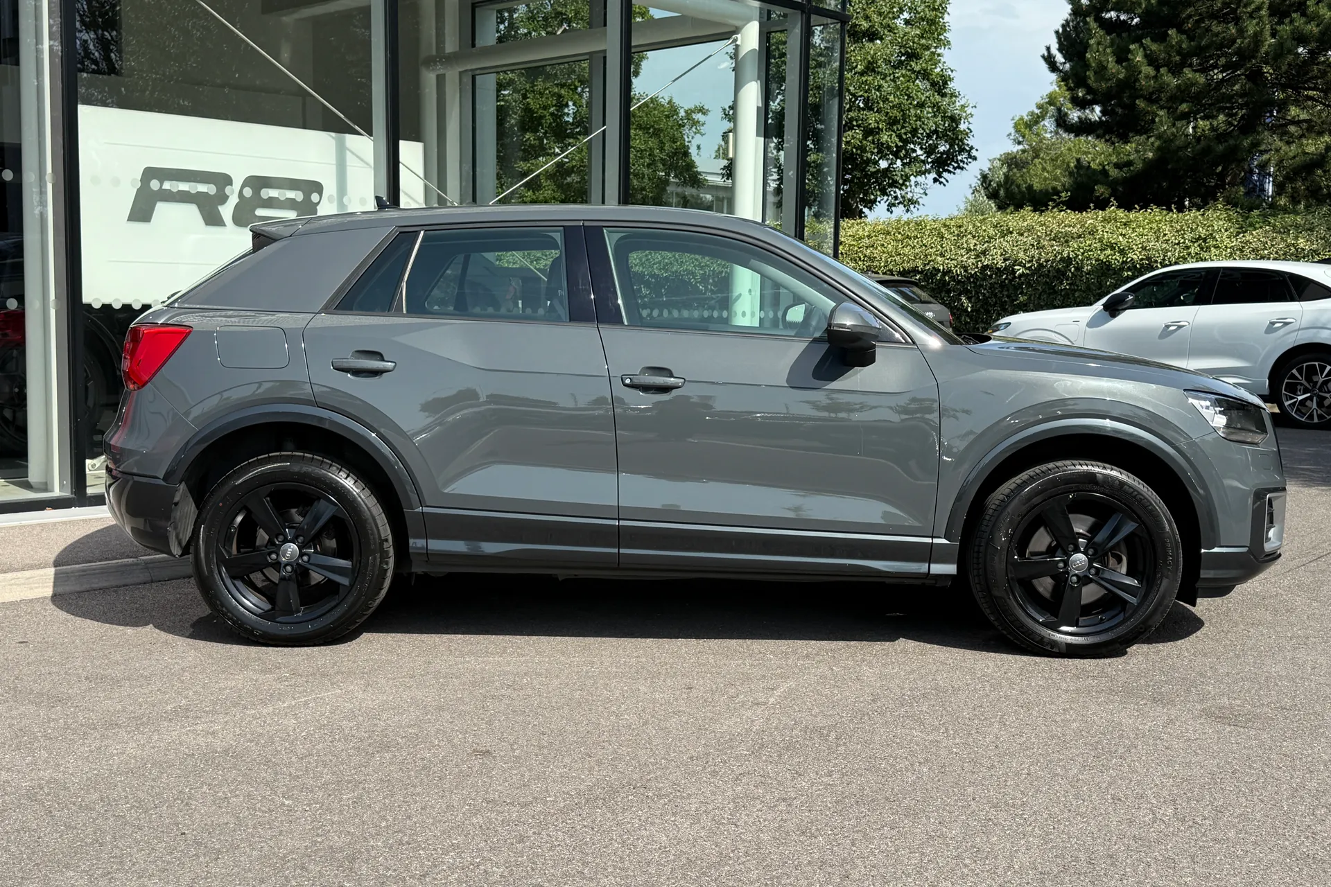 Audi Q2 thumbnail image number 2