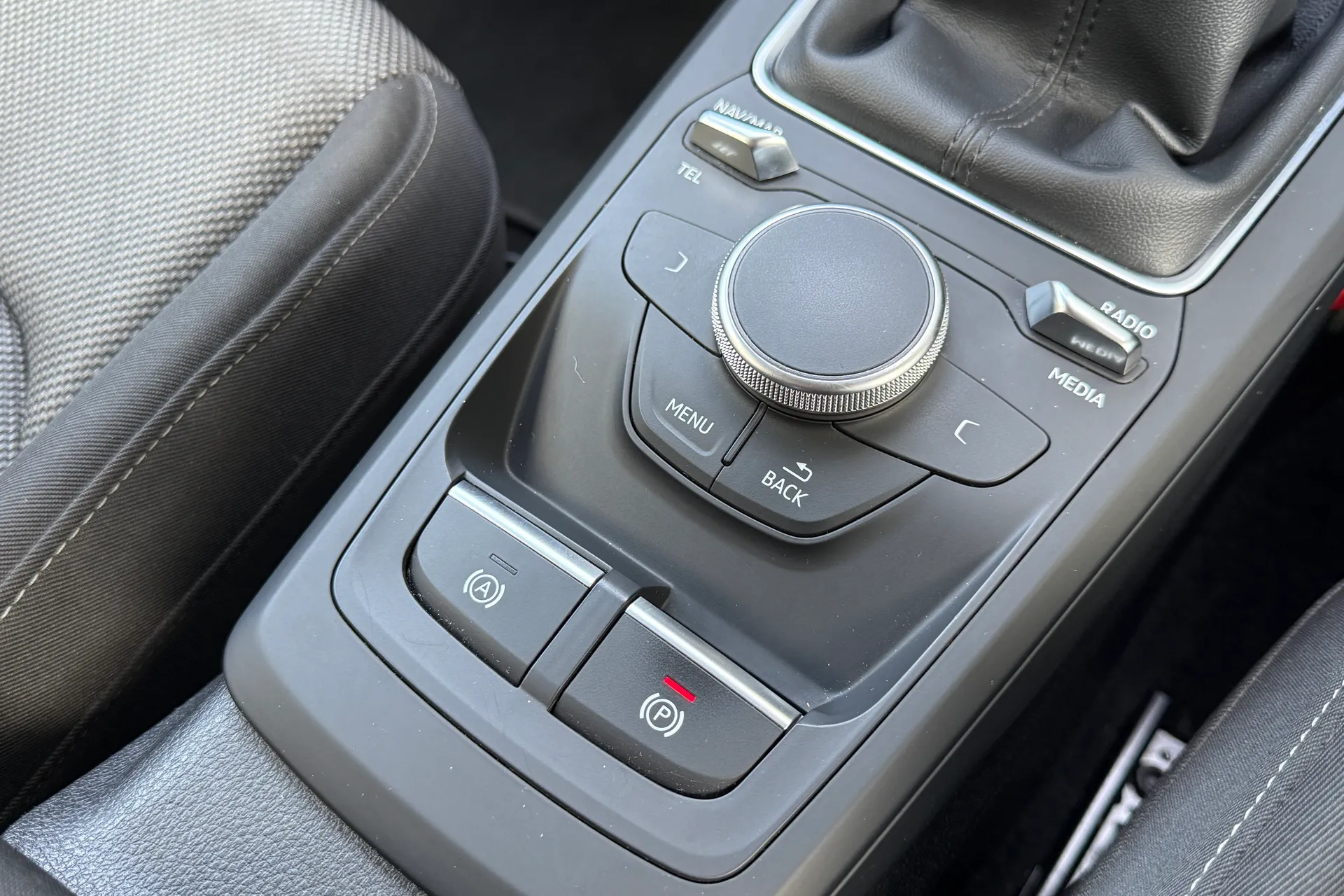 Audi Q2 thumbnail image number 22