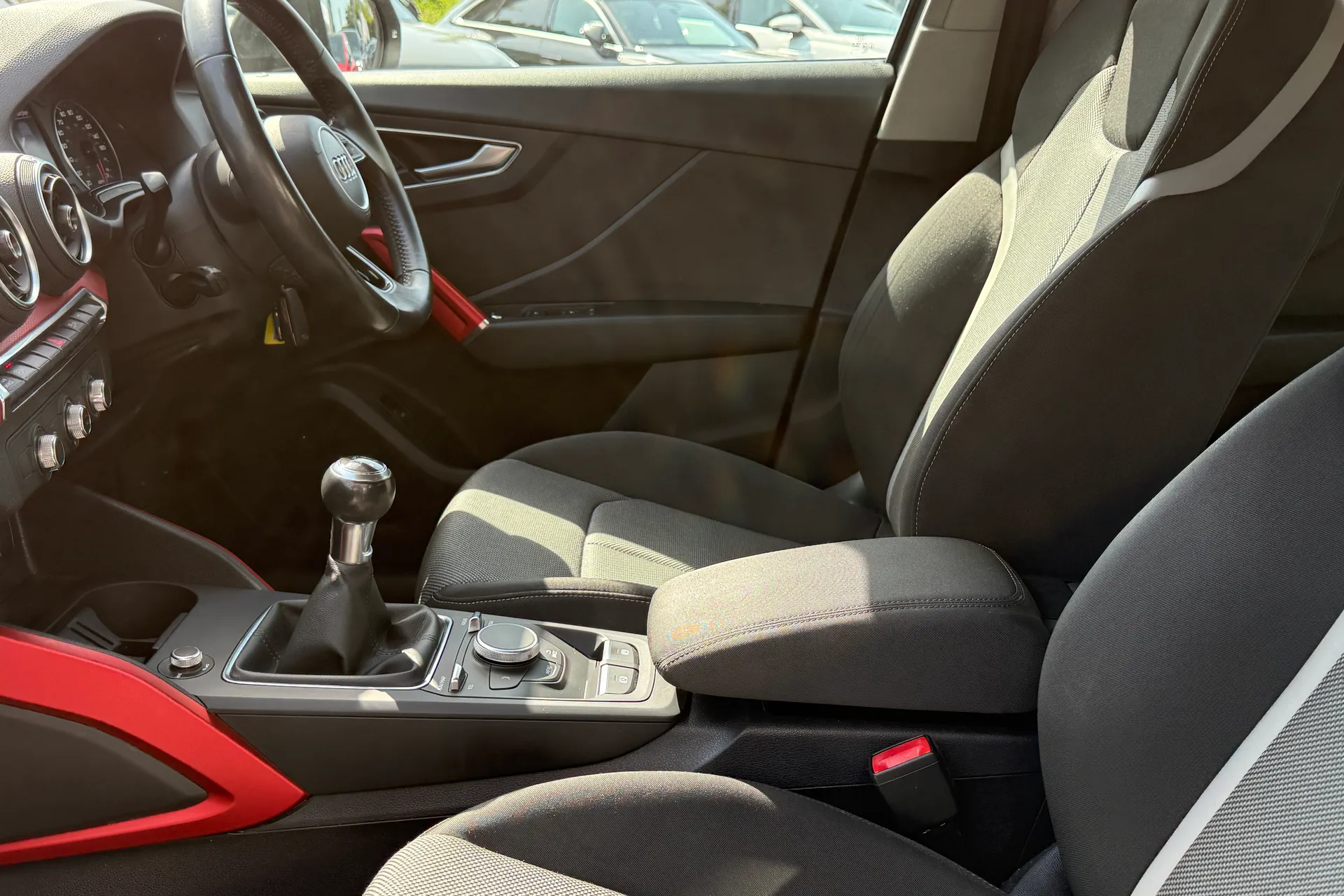 Audi Q2 thumbnail image number 43