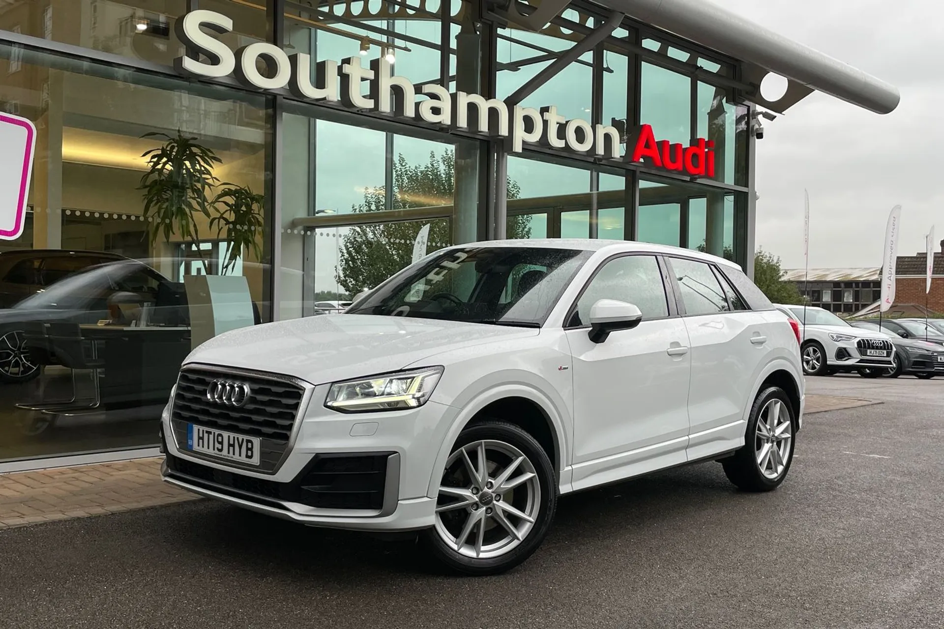 Audi Q2 thumbnail image number 9