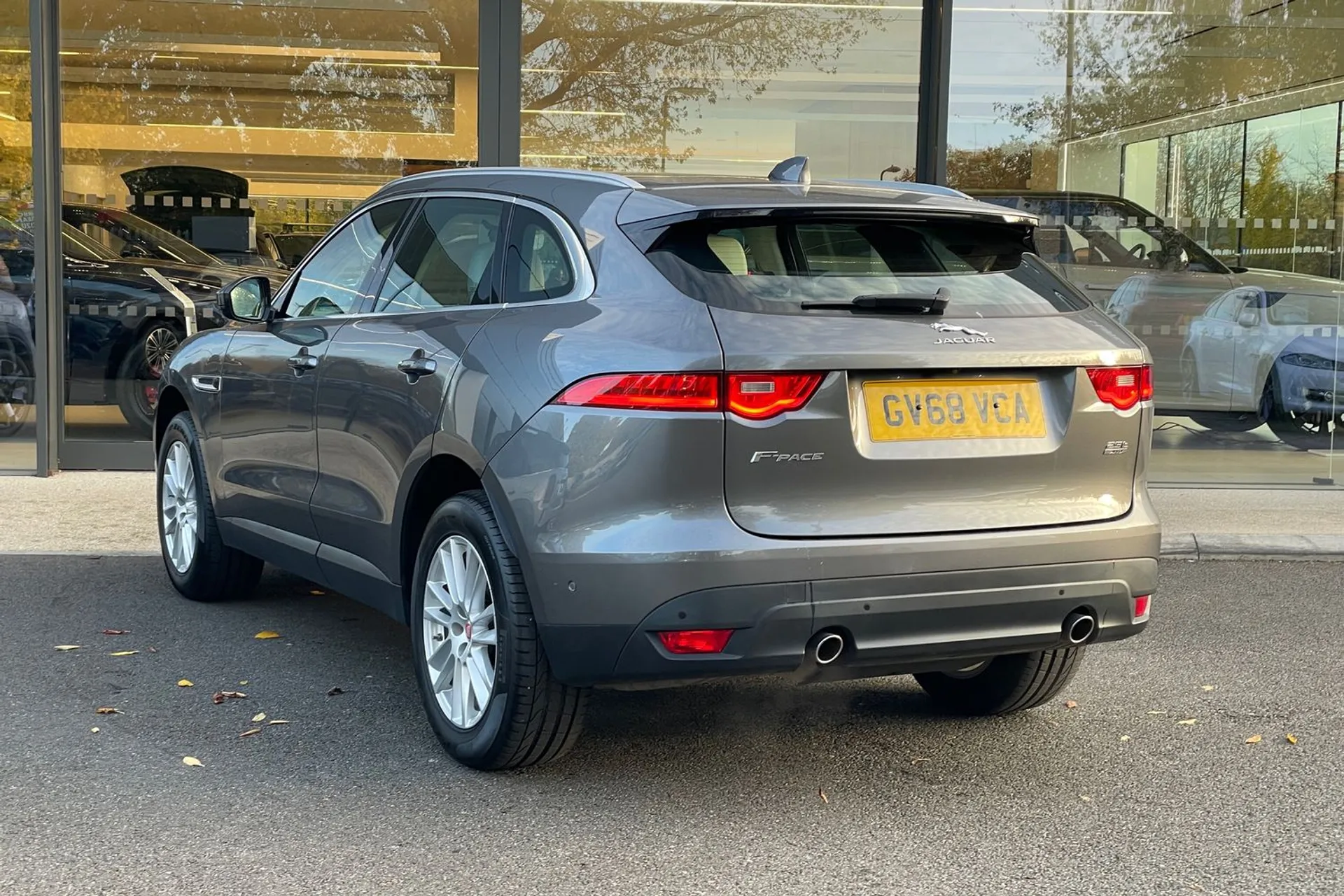 Jaguar F-PACE thumbnail image number 62