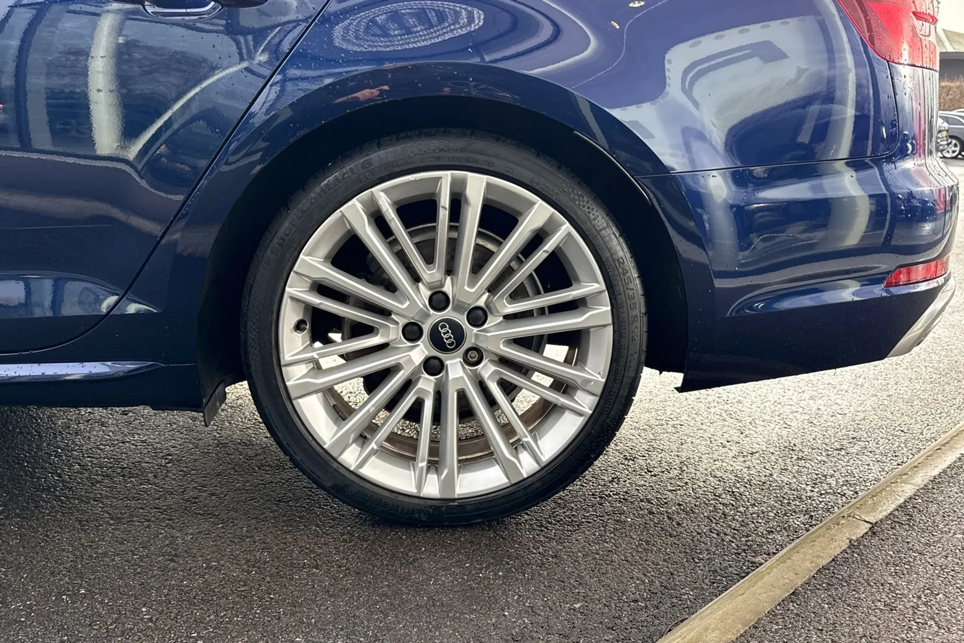 Audi A4 thumbnail image number 21