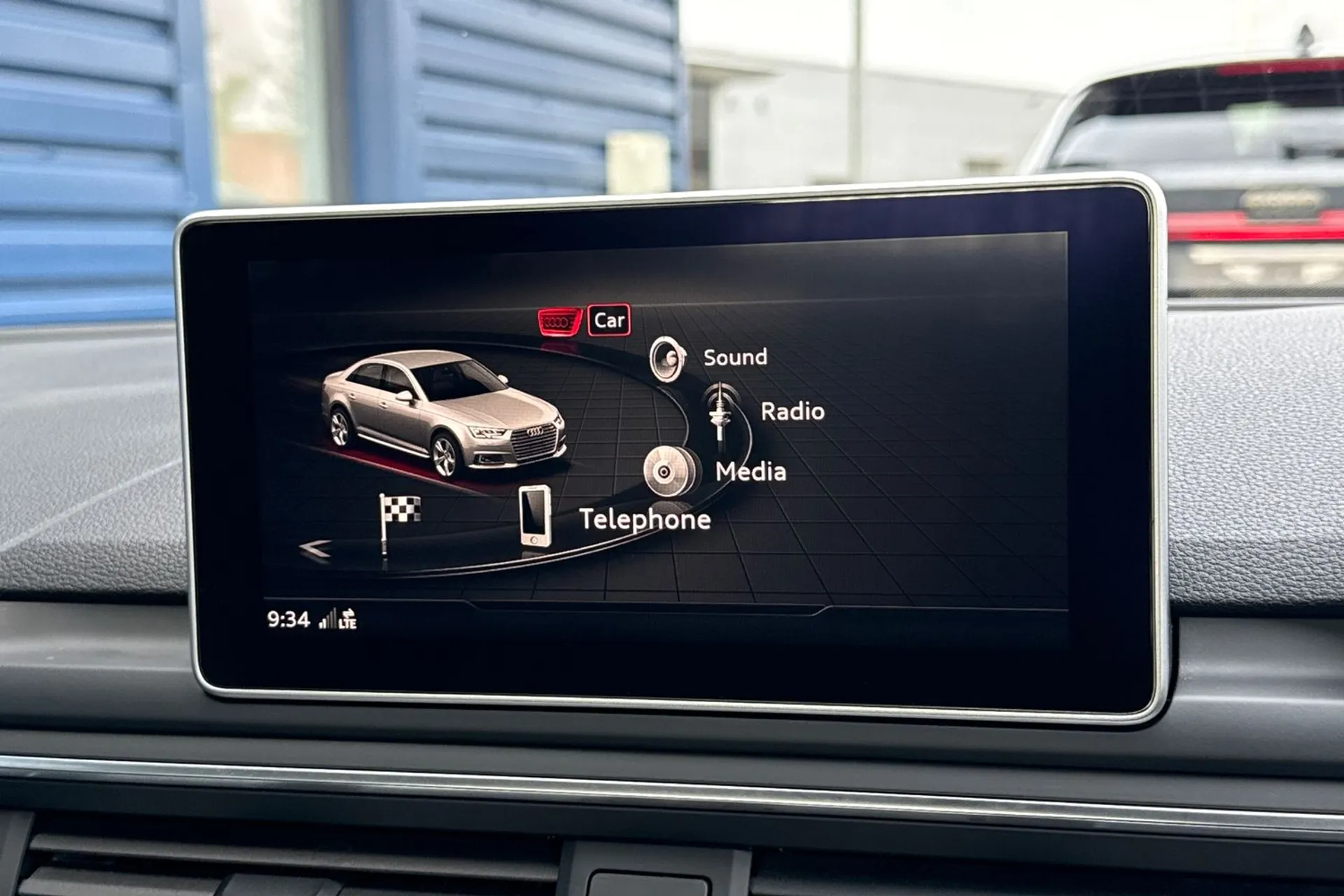 Audi A4 thumbnail image number 41