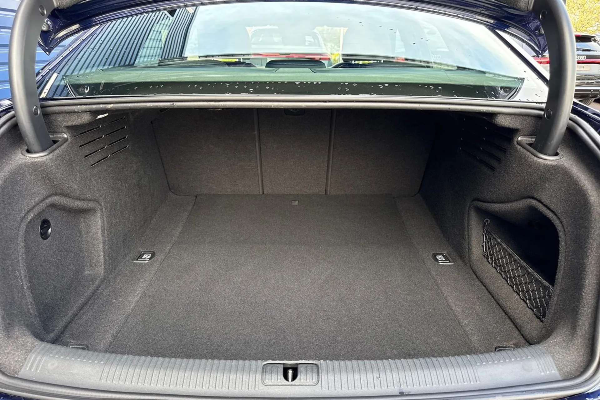 Audi A4 thumbnail image number 27