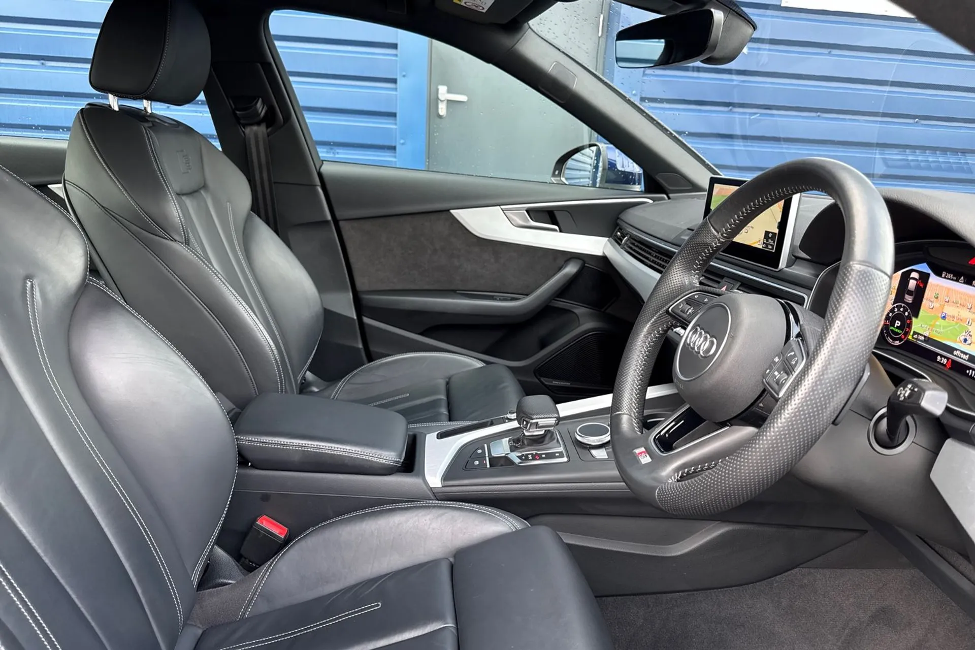 Audi A4 thumbnail image number 35