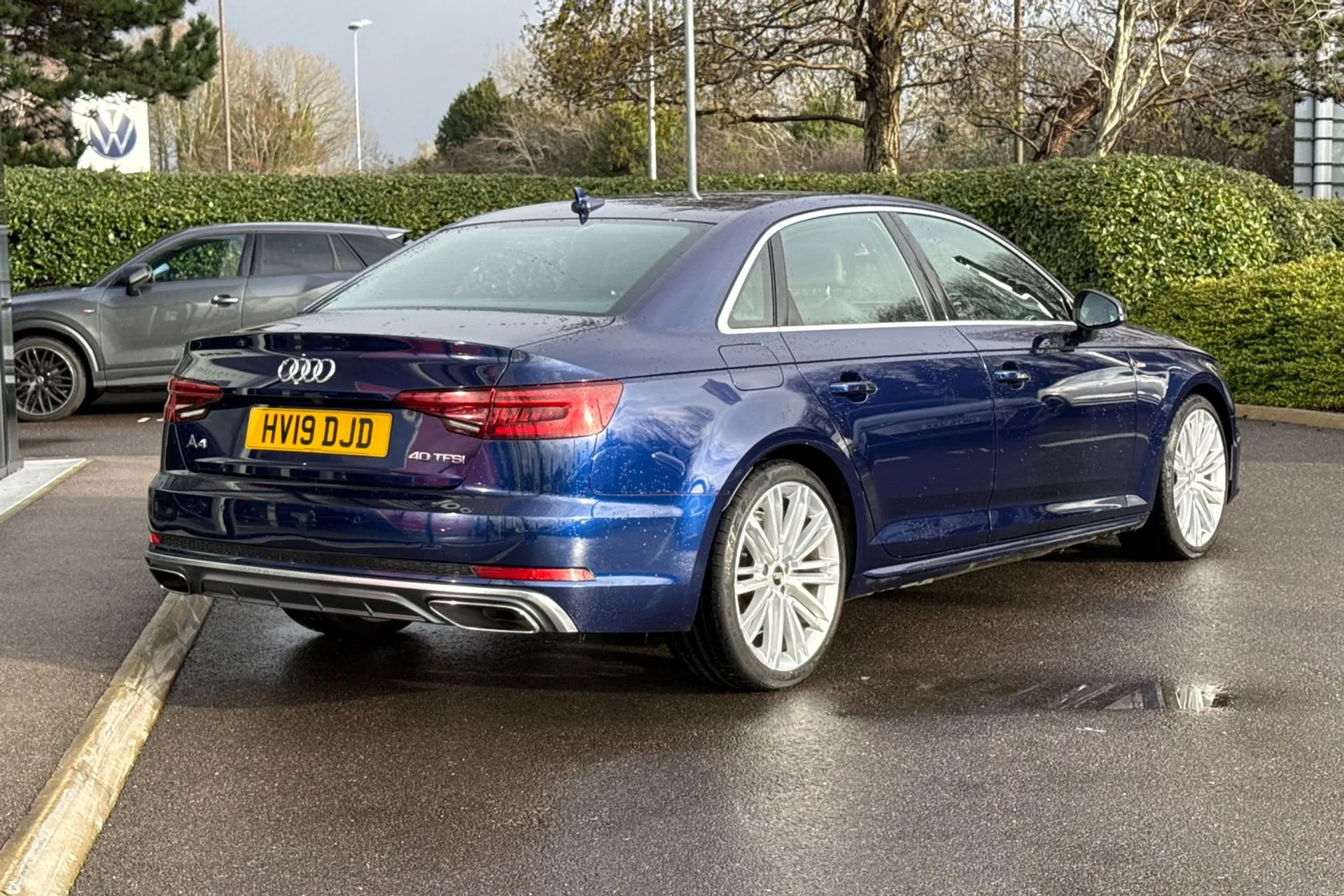 Audi A4 thumbnail image number 18