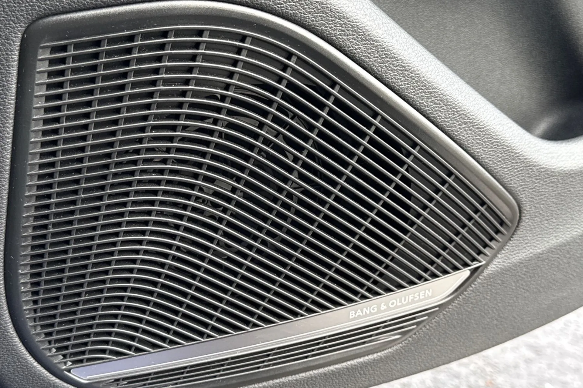 Audi A4 thumbnail image number 34