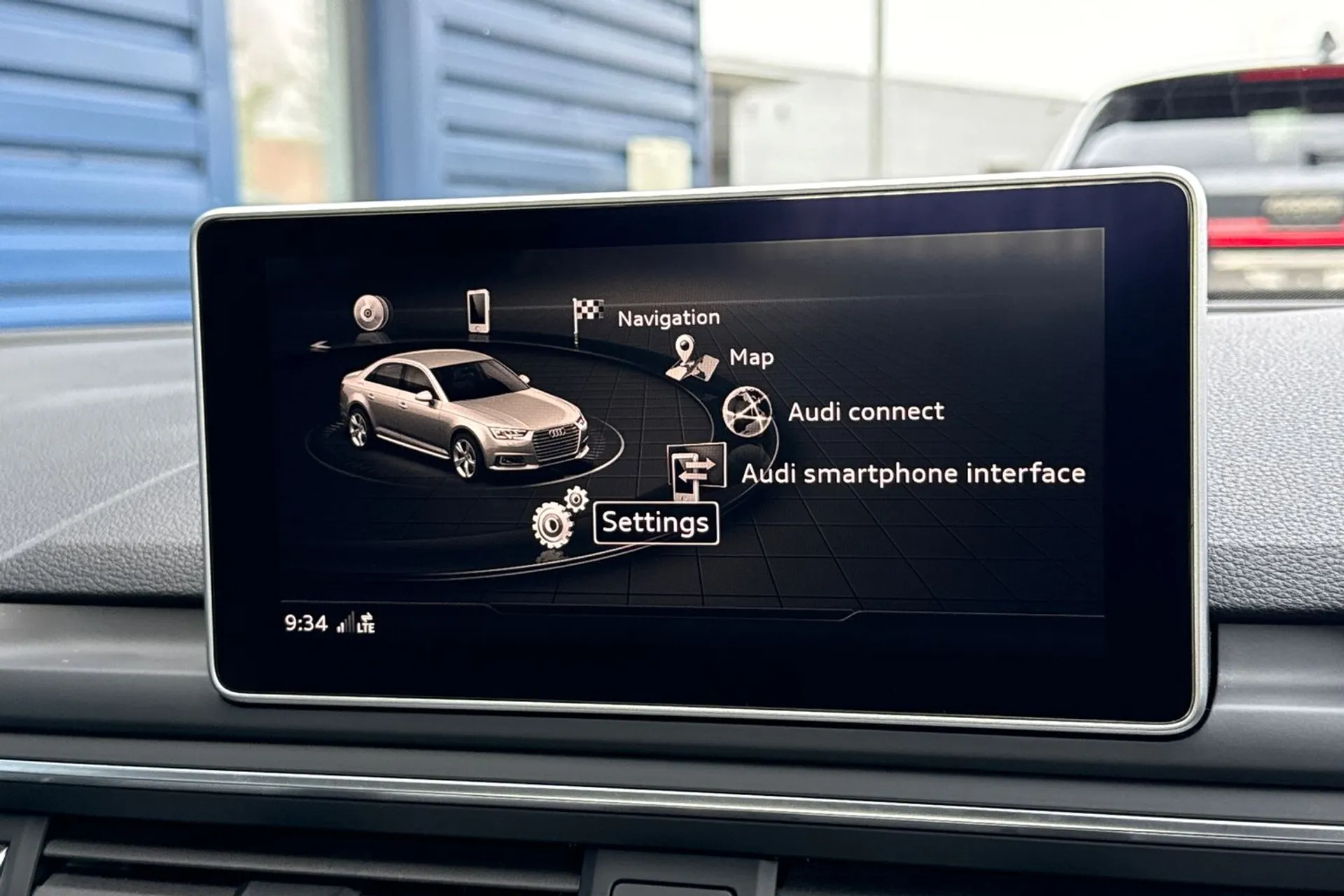 Audi A4 thumbnail image number 19