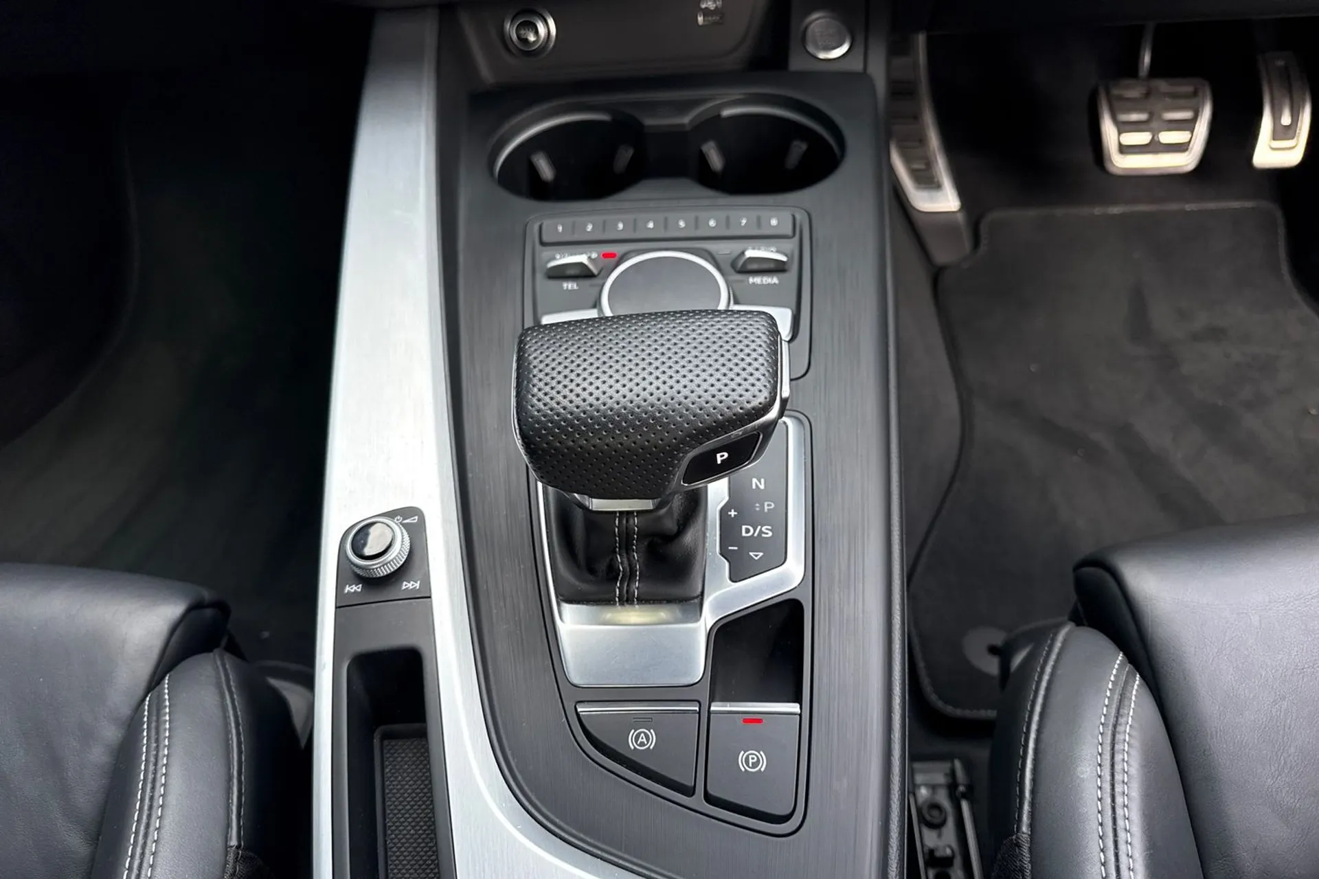 Audi A4 thumbnail image number 49