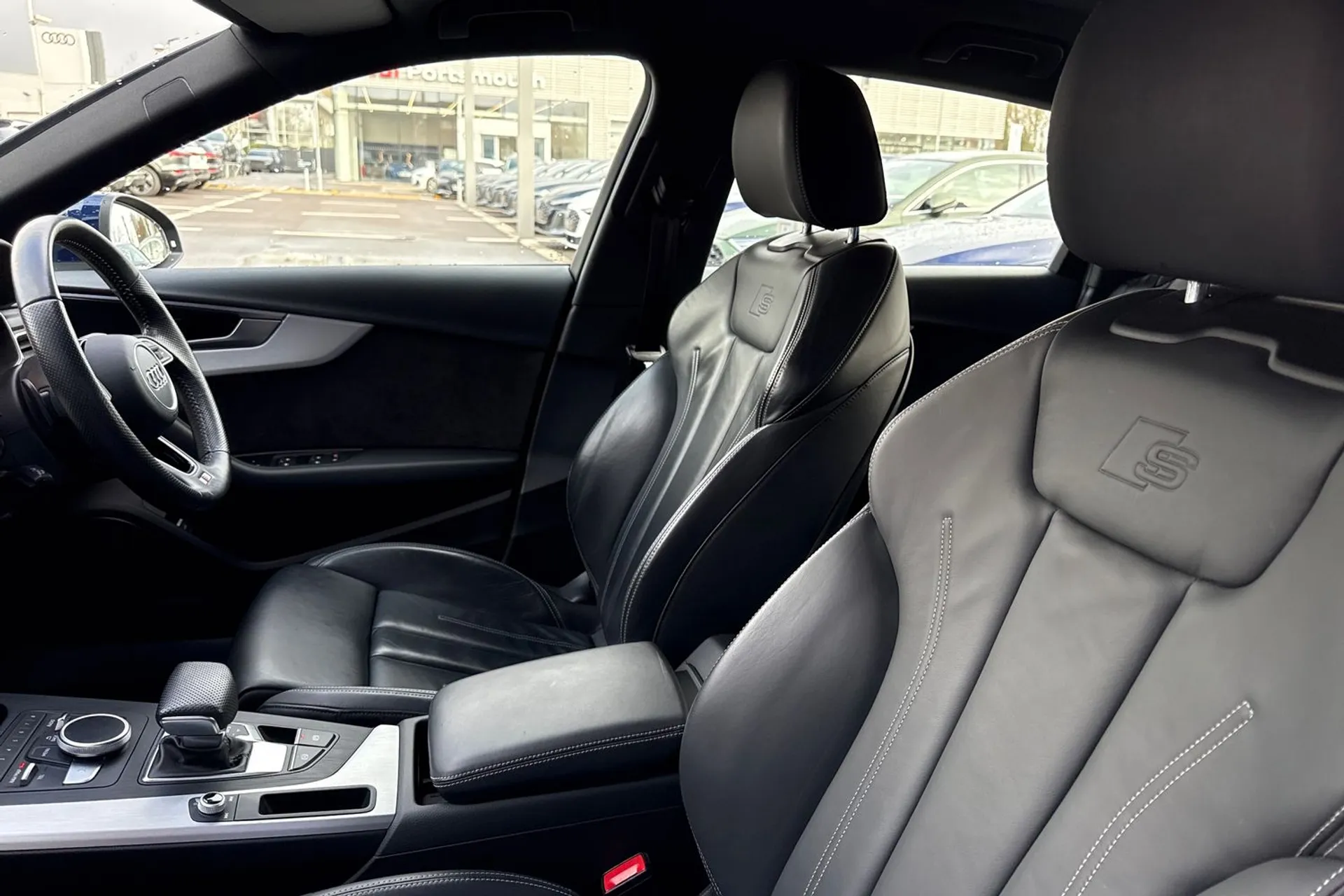 Audi A4 thumbnail image number 40