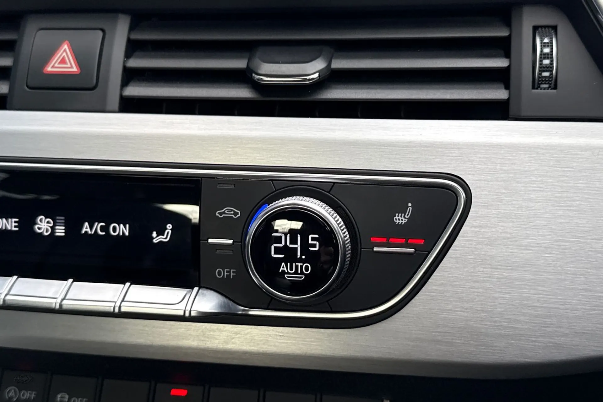 Audi A4 thumbnail image number 13