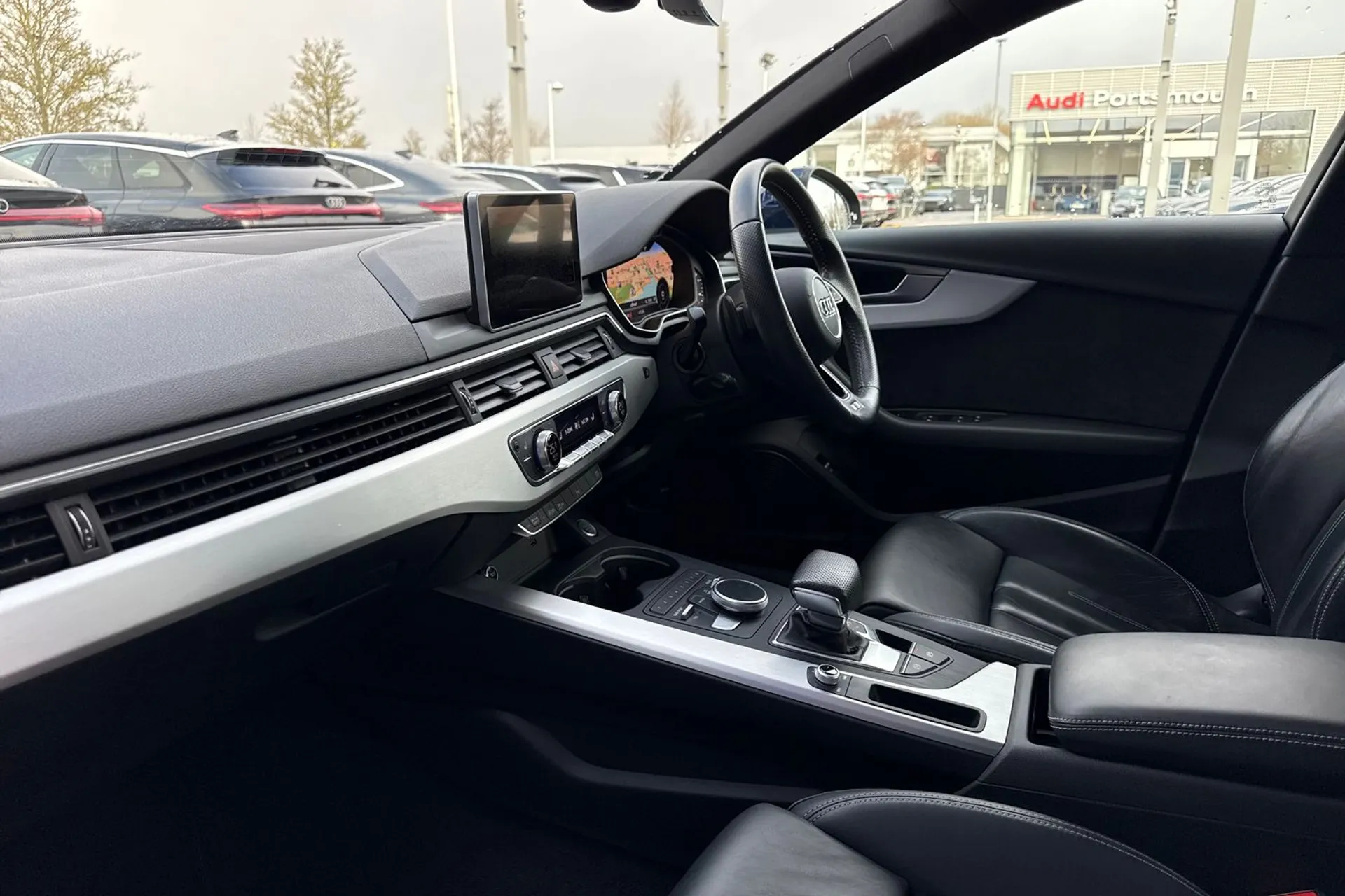 Audi A4 thumbnail image number 37