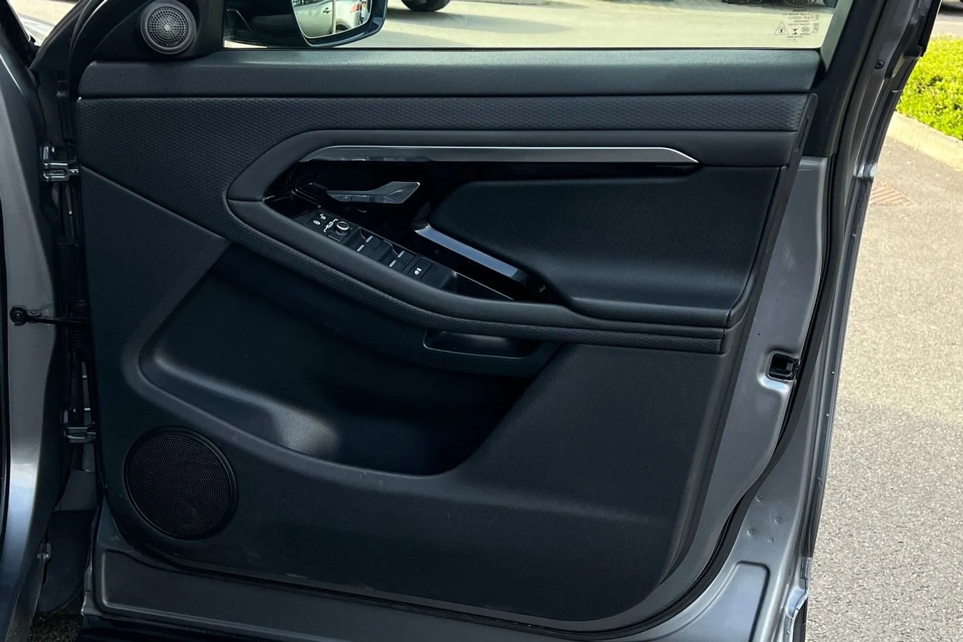 LAND ROVER RANGE ROVER EVOQUE thumbnail image number 51