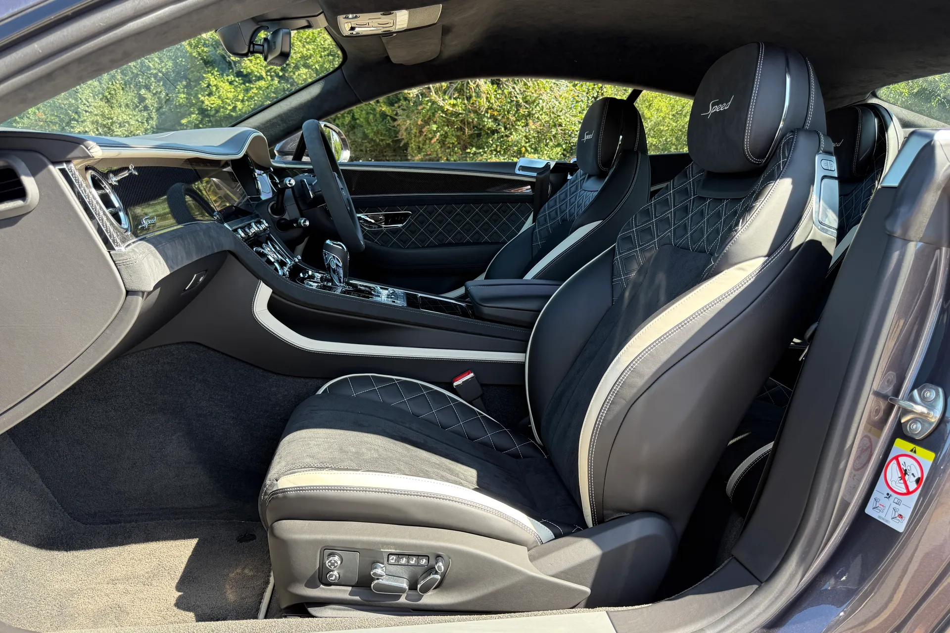 Bentley CONTINENTAL GT thumbnail image number 28