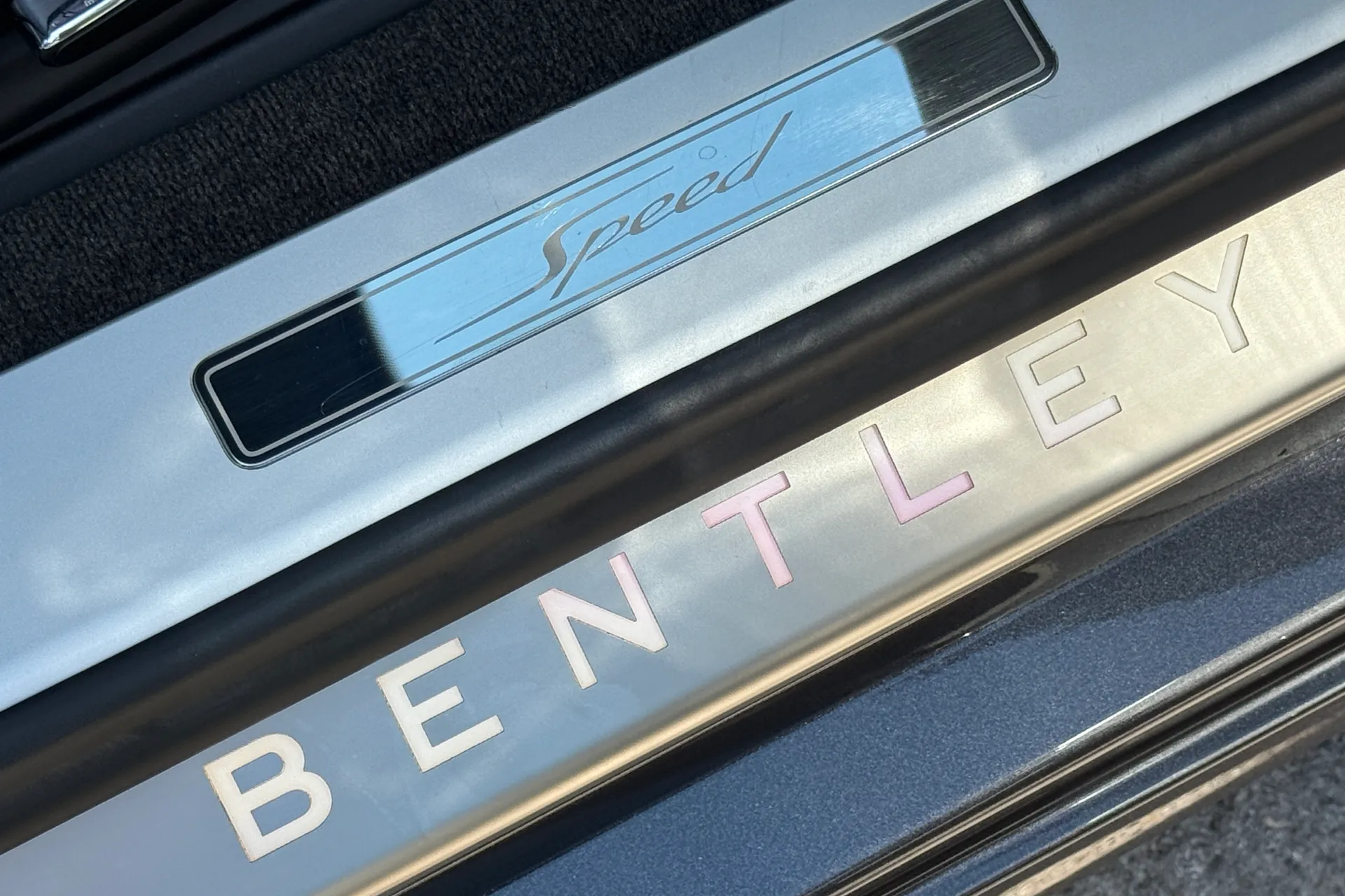 Bentley CONTINENTAL GT thumbnail image number 25