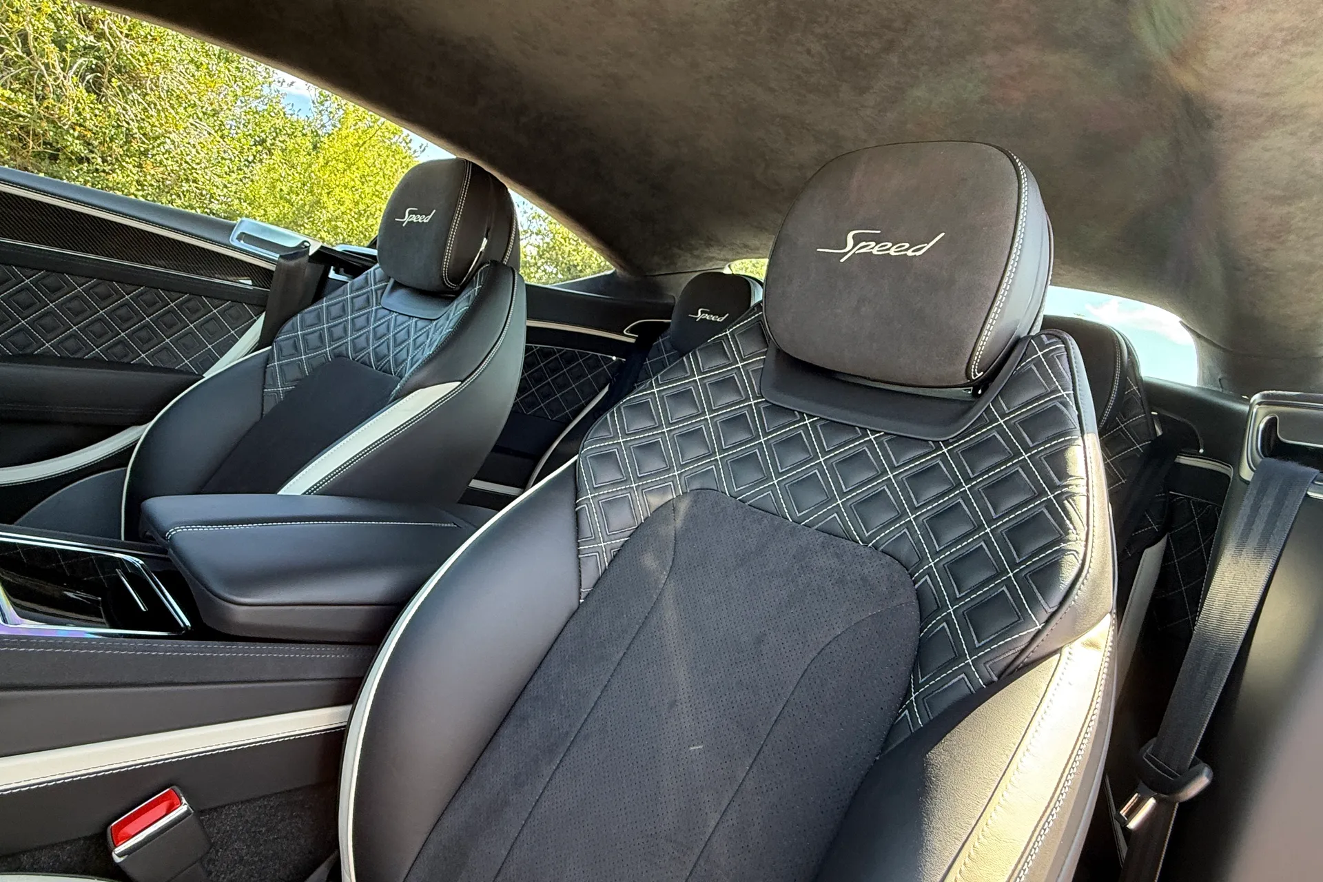 Bentley CONTINENTAL GT thumbnail image number 30