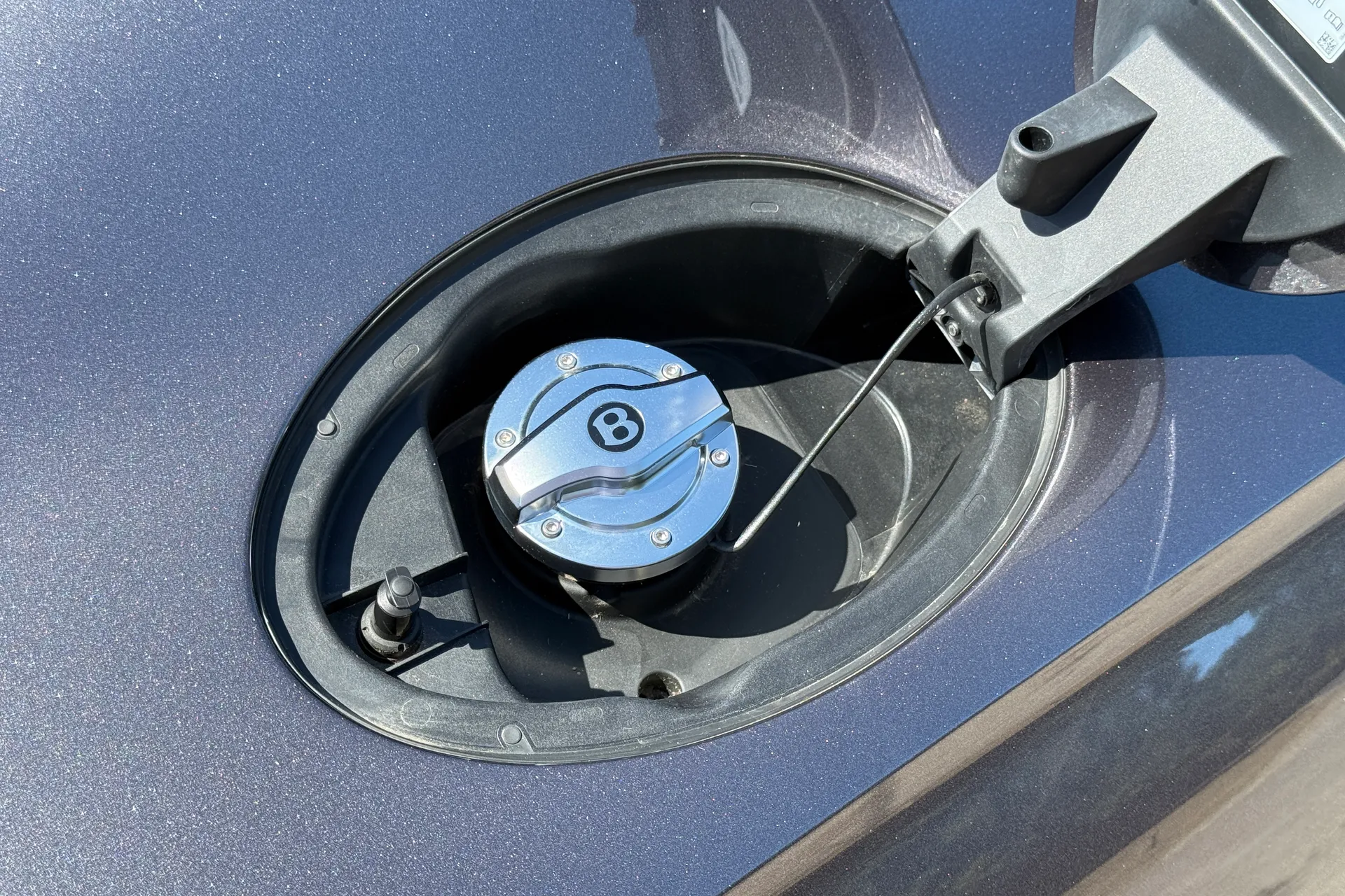 Bentley CONTINENTAL GT thumbnail image number 21