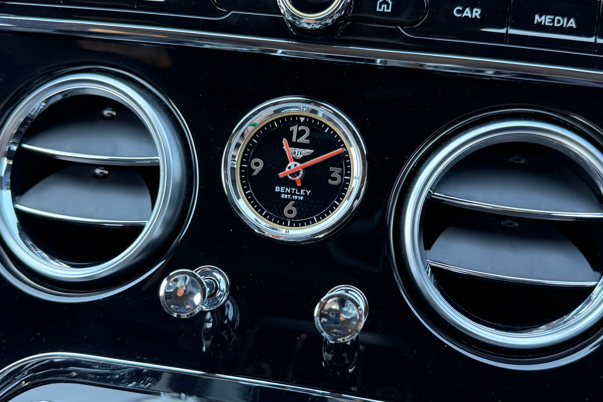 Bentley CONTINENTAL GT thumbnail image number 36