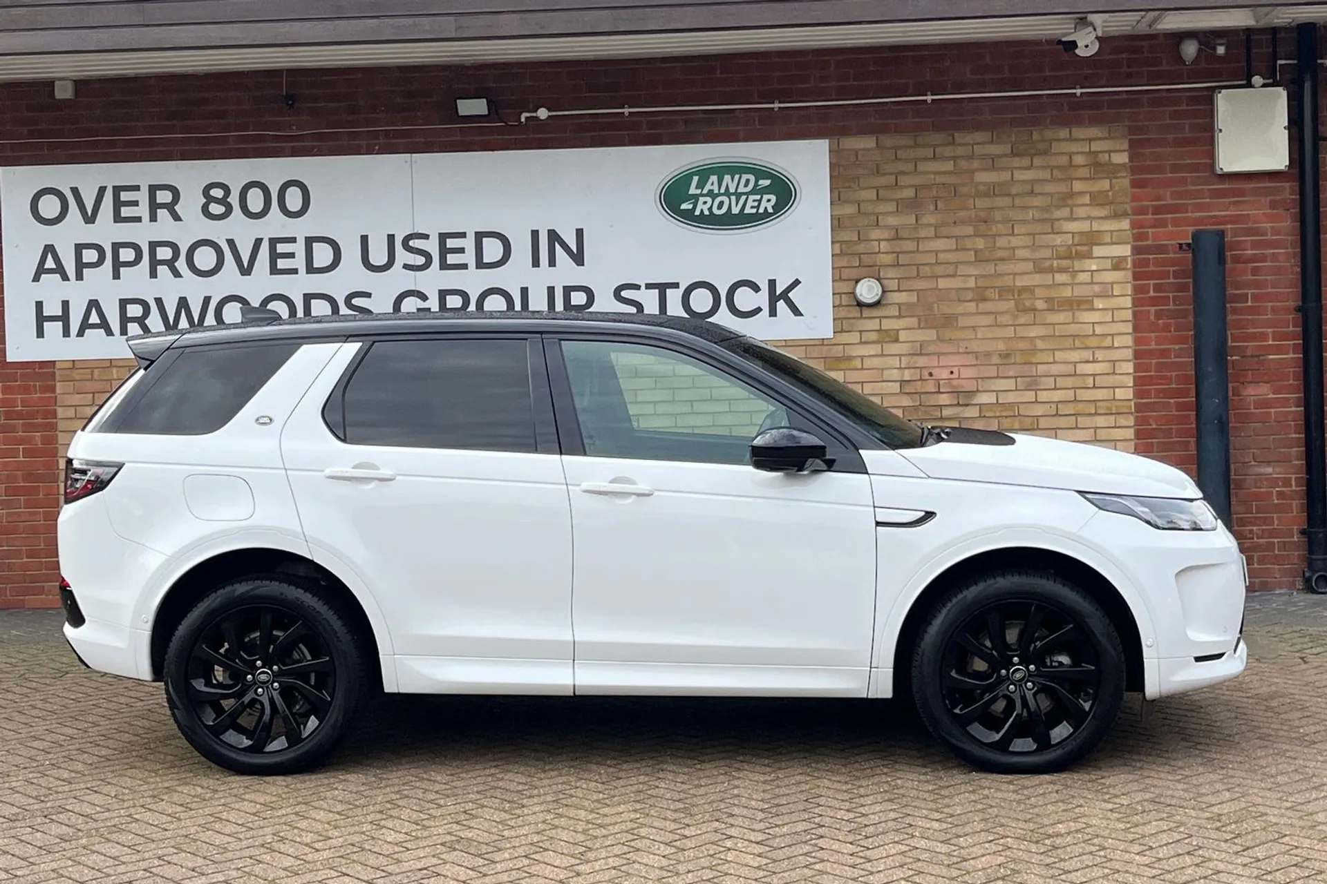 LAND ROVER DISCOVERY SPORT thumbnail image number 2