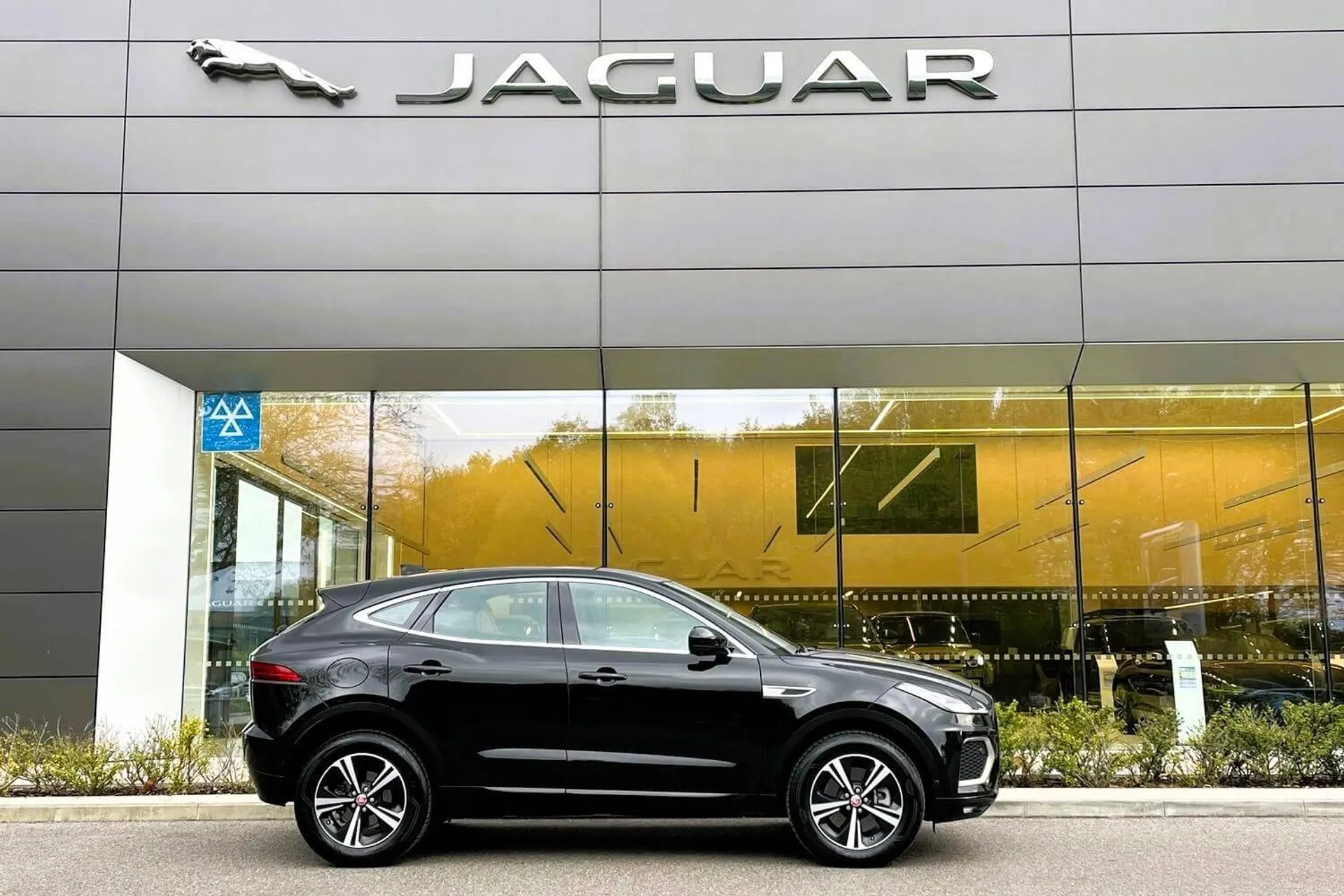 Jaguar E-PACE thumbnail image number 2