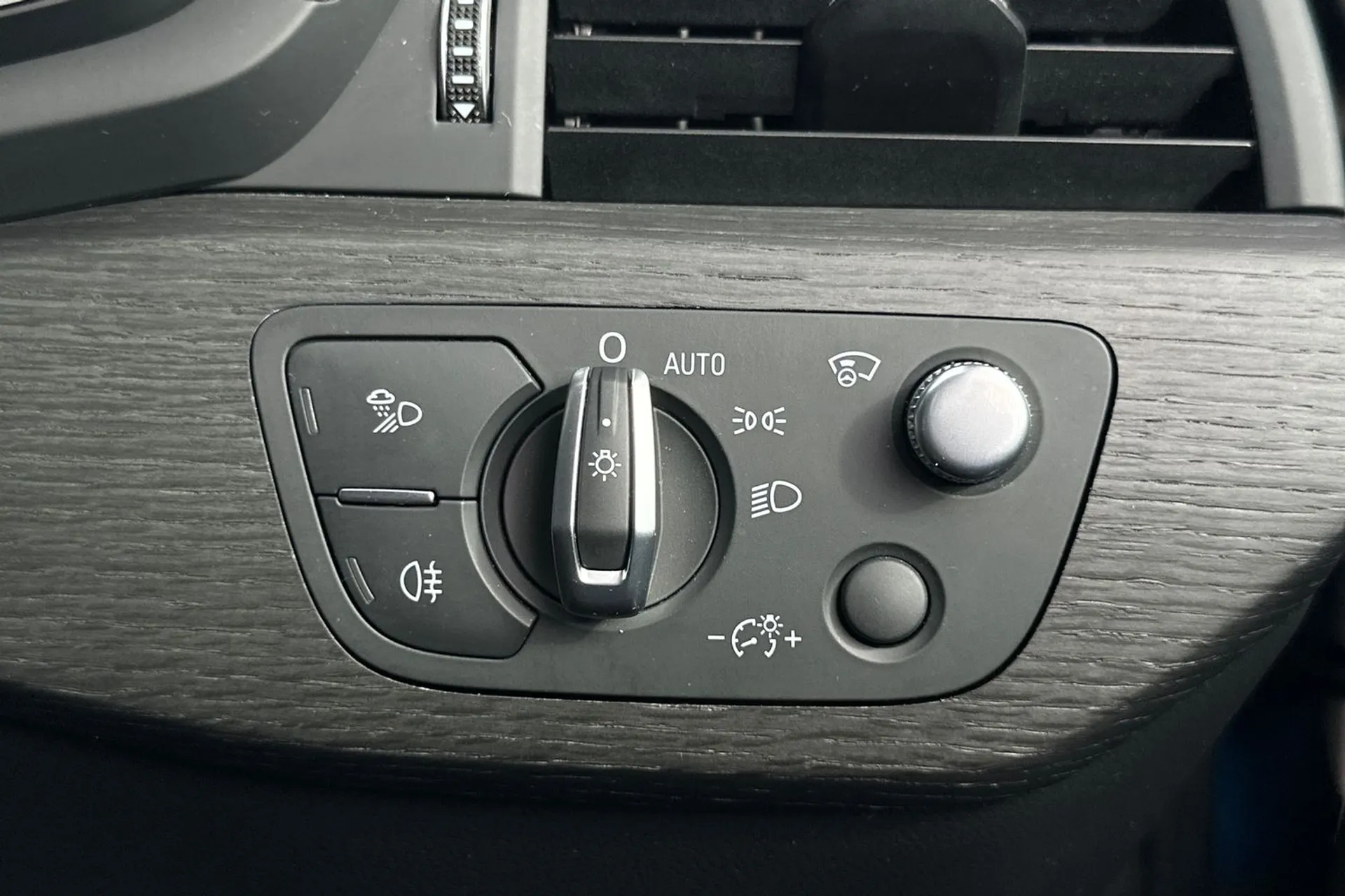 Audi A5 thumbnail image number 47