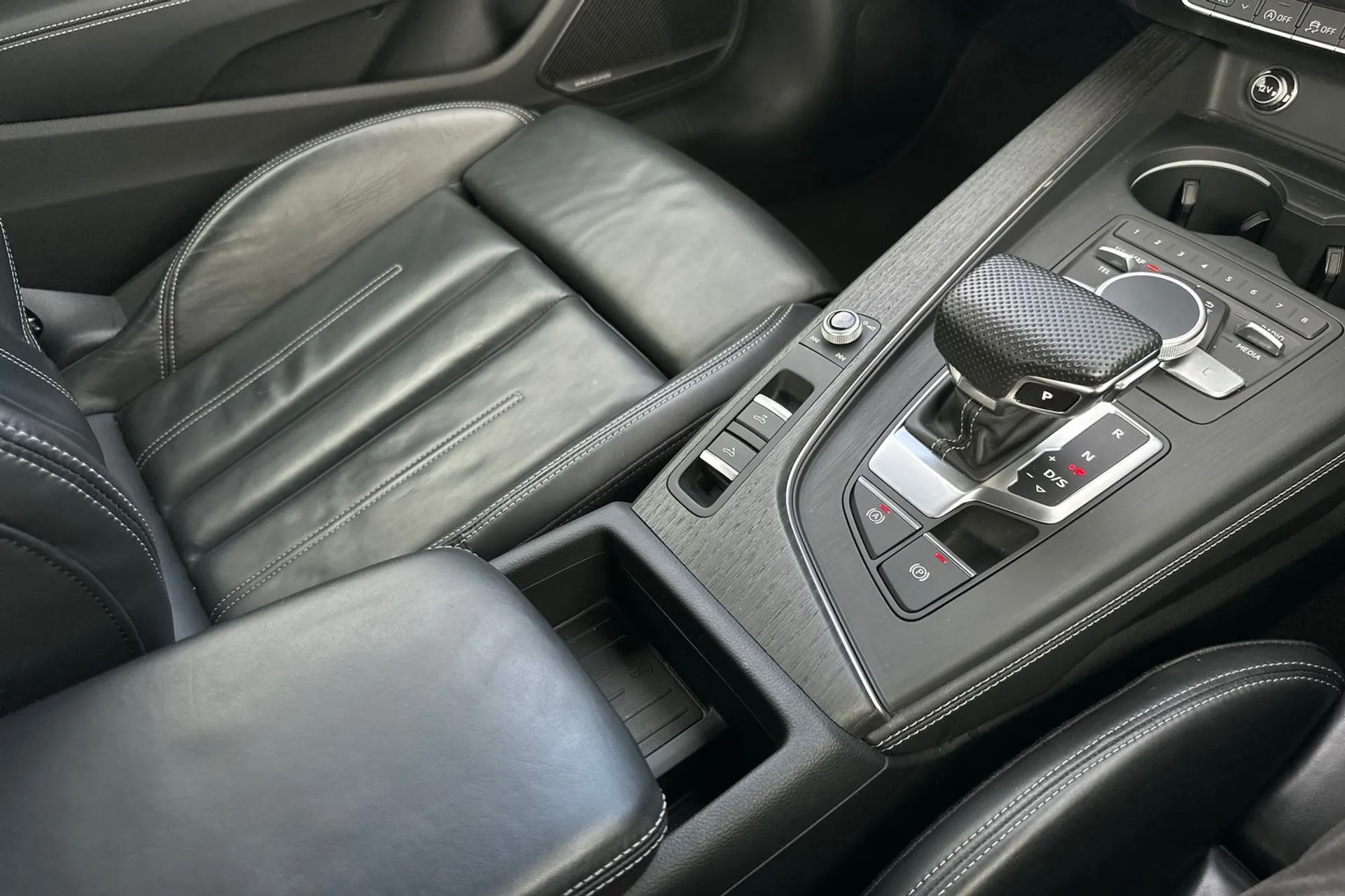 Audi A5 thumbnail image number 44