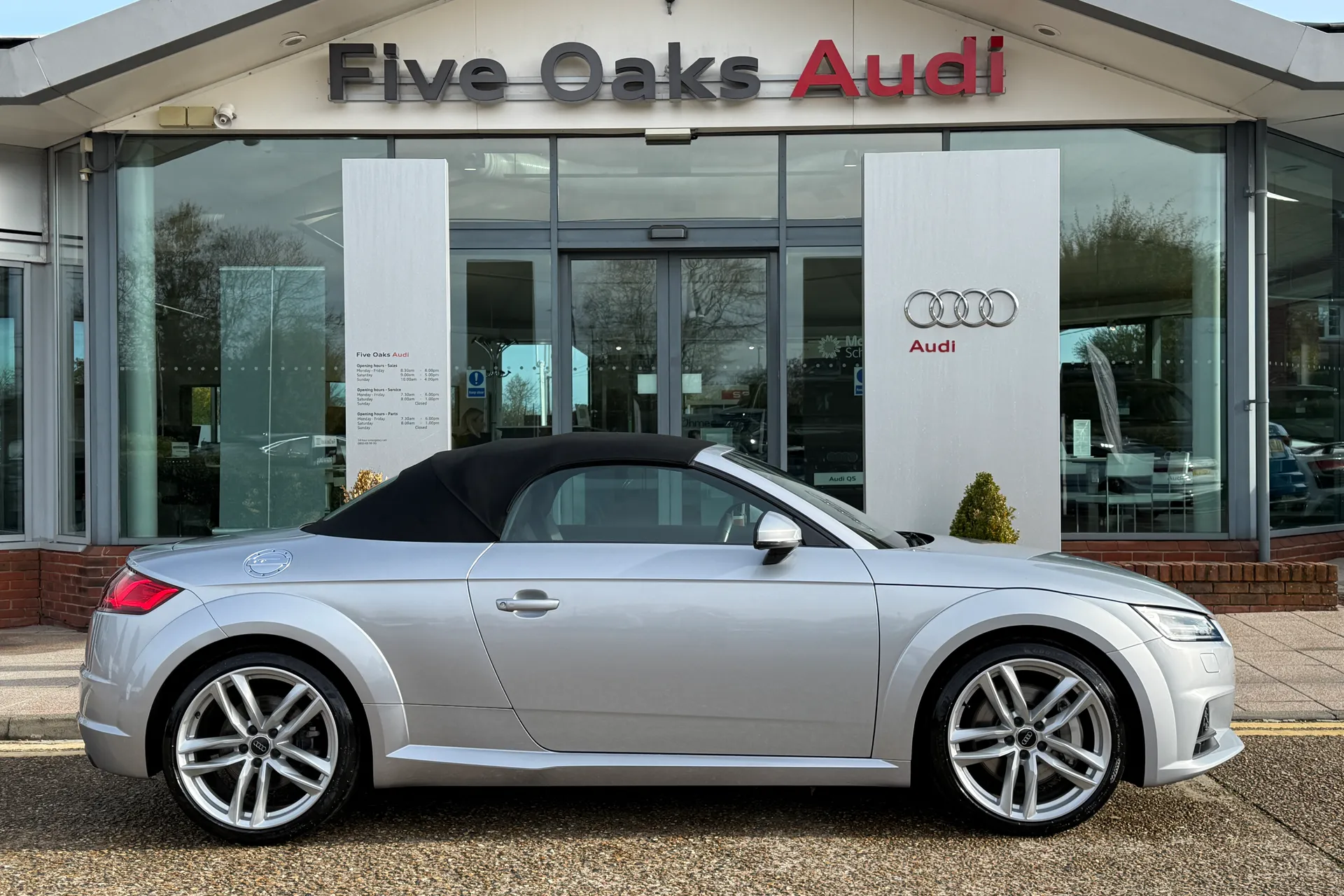 Audi TT thumbnail image number 44