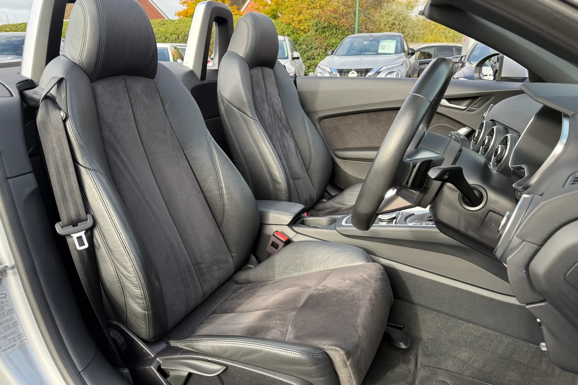 Audi TT thumbnail image number 26