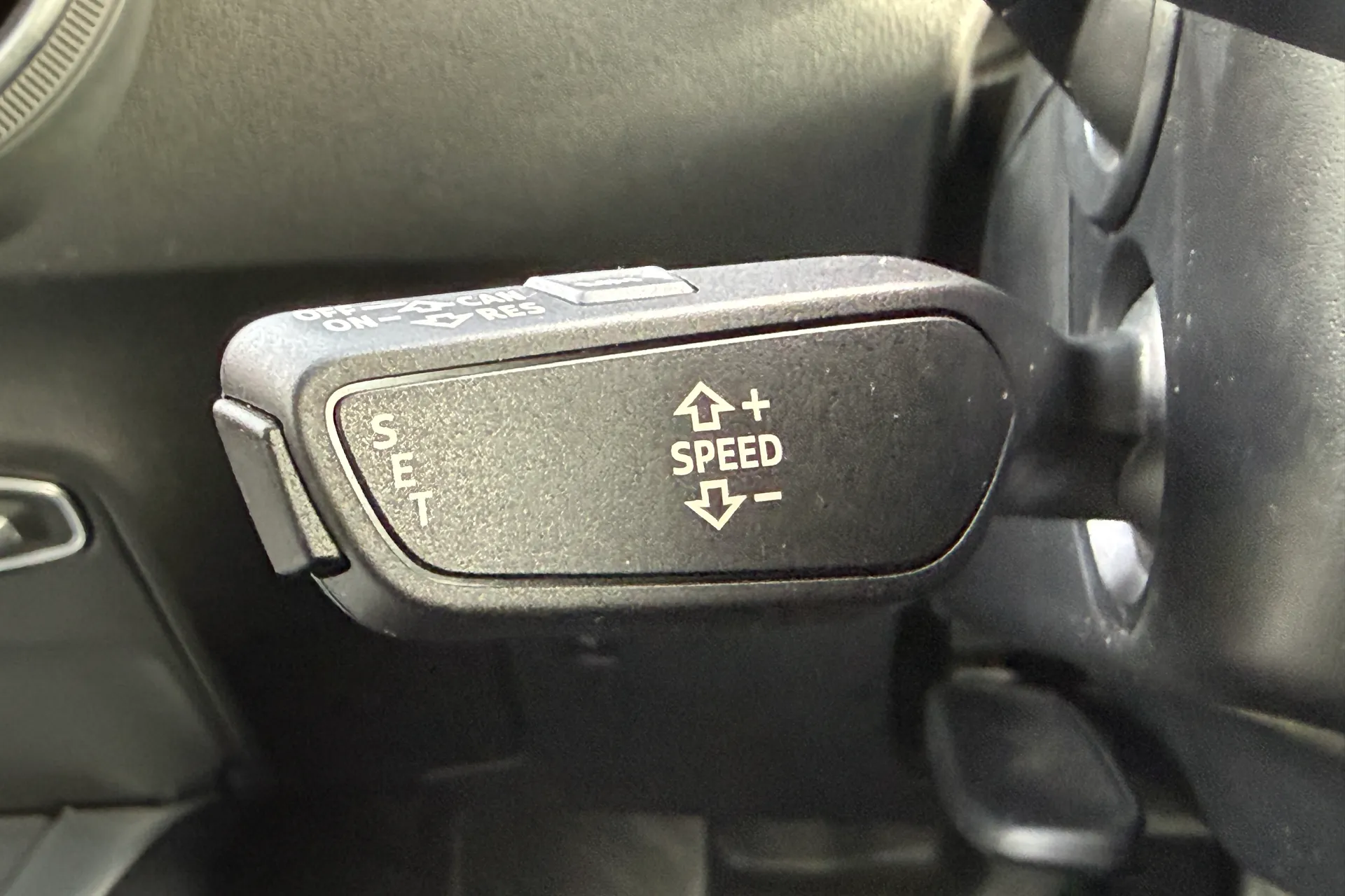 Audi TT thumbnail image number 16