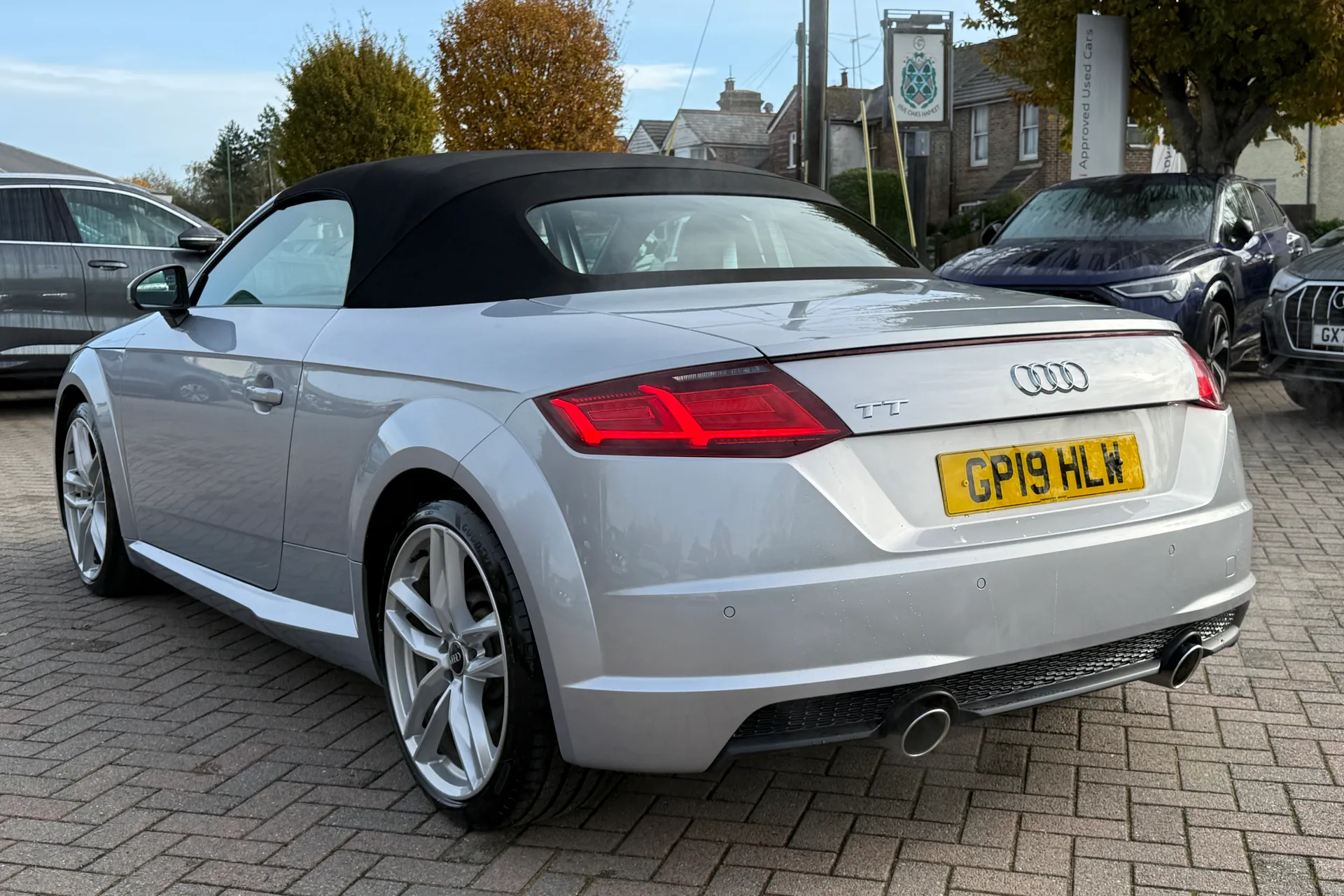 Audi TT thumbnail image number 40