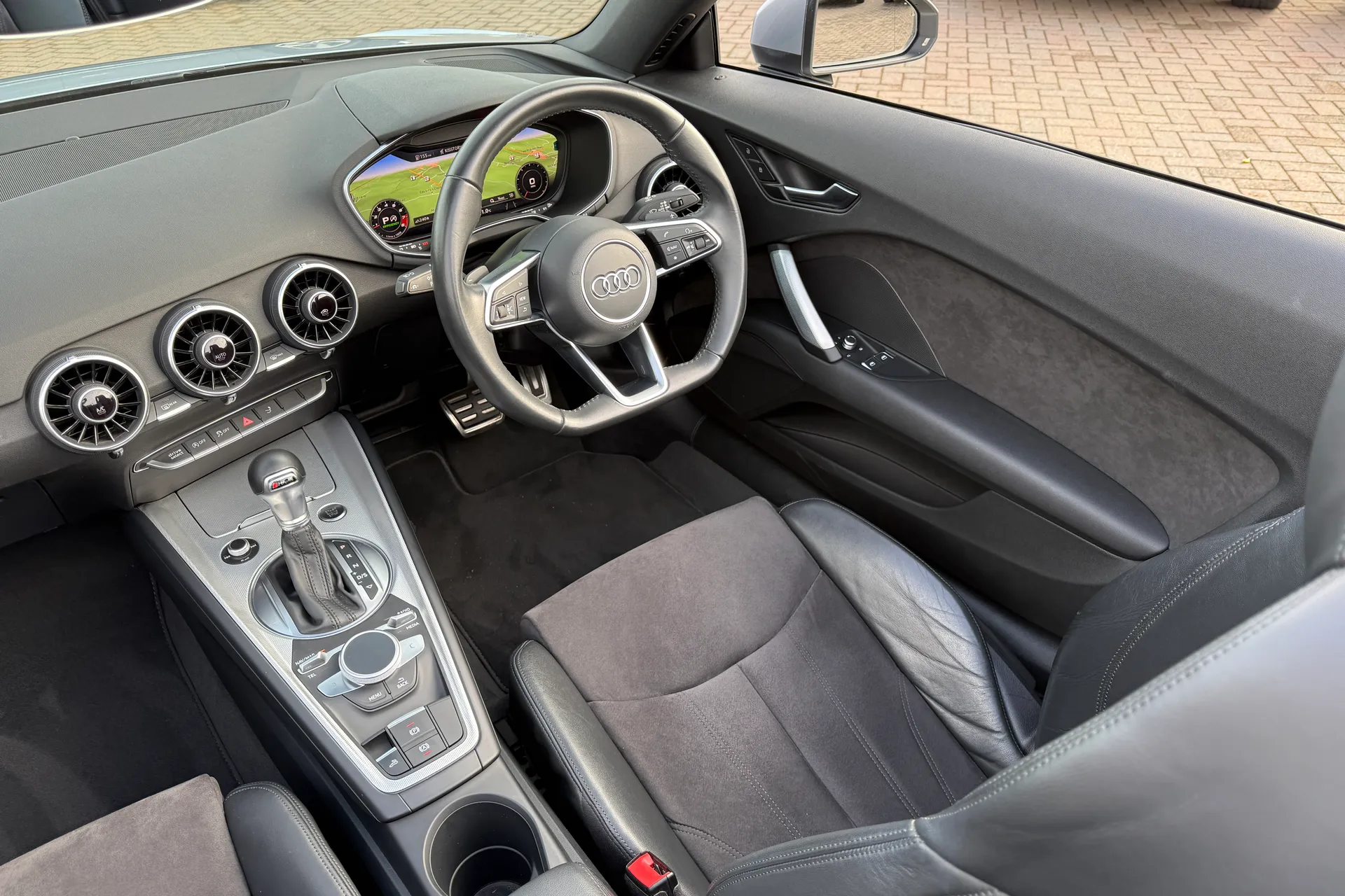 Audi TT thumbnail image number 38