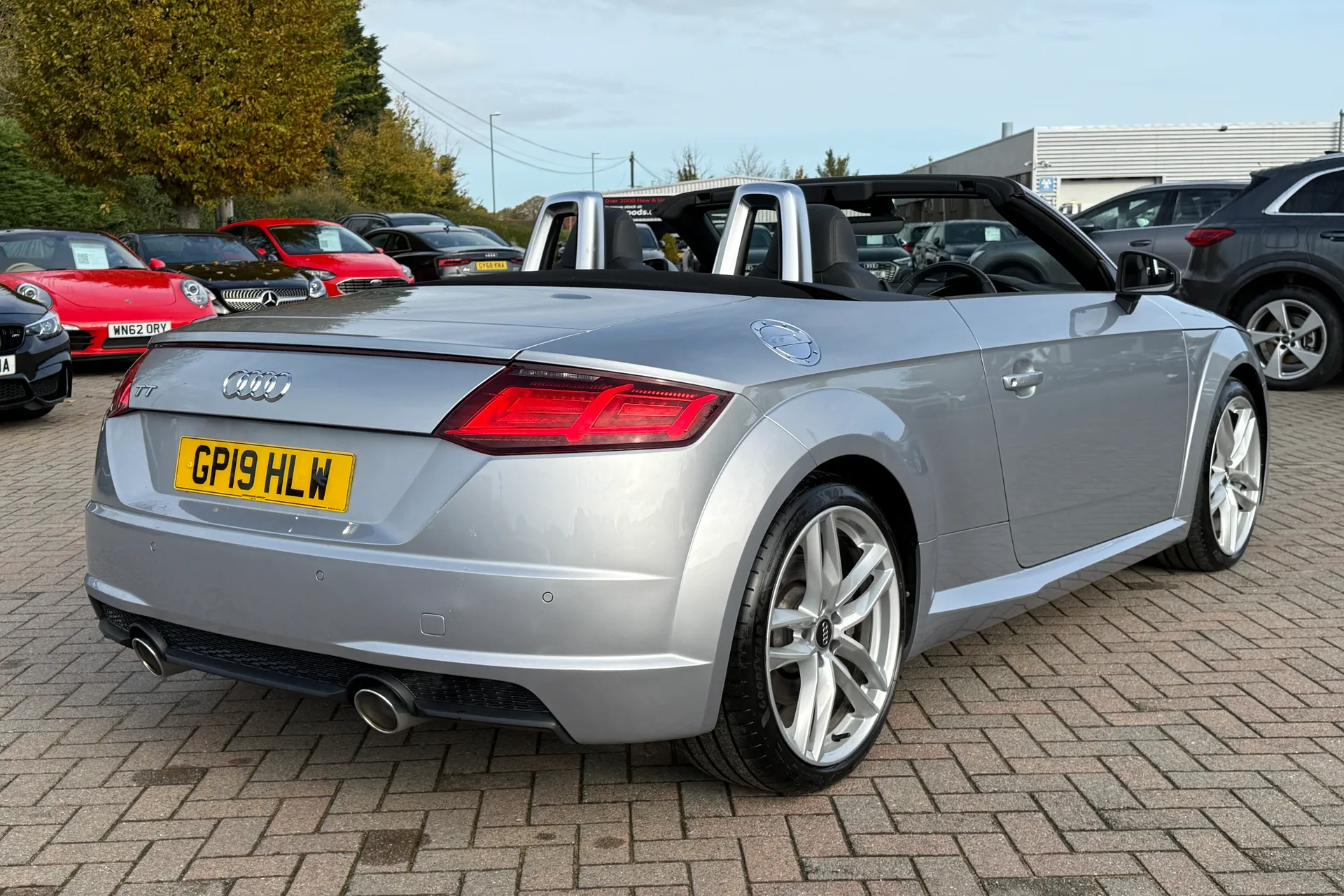 Audi TT thumbnail image number 31
