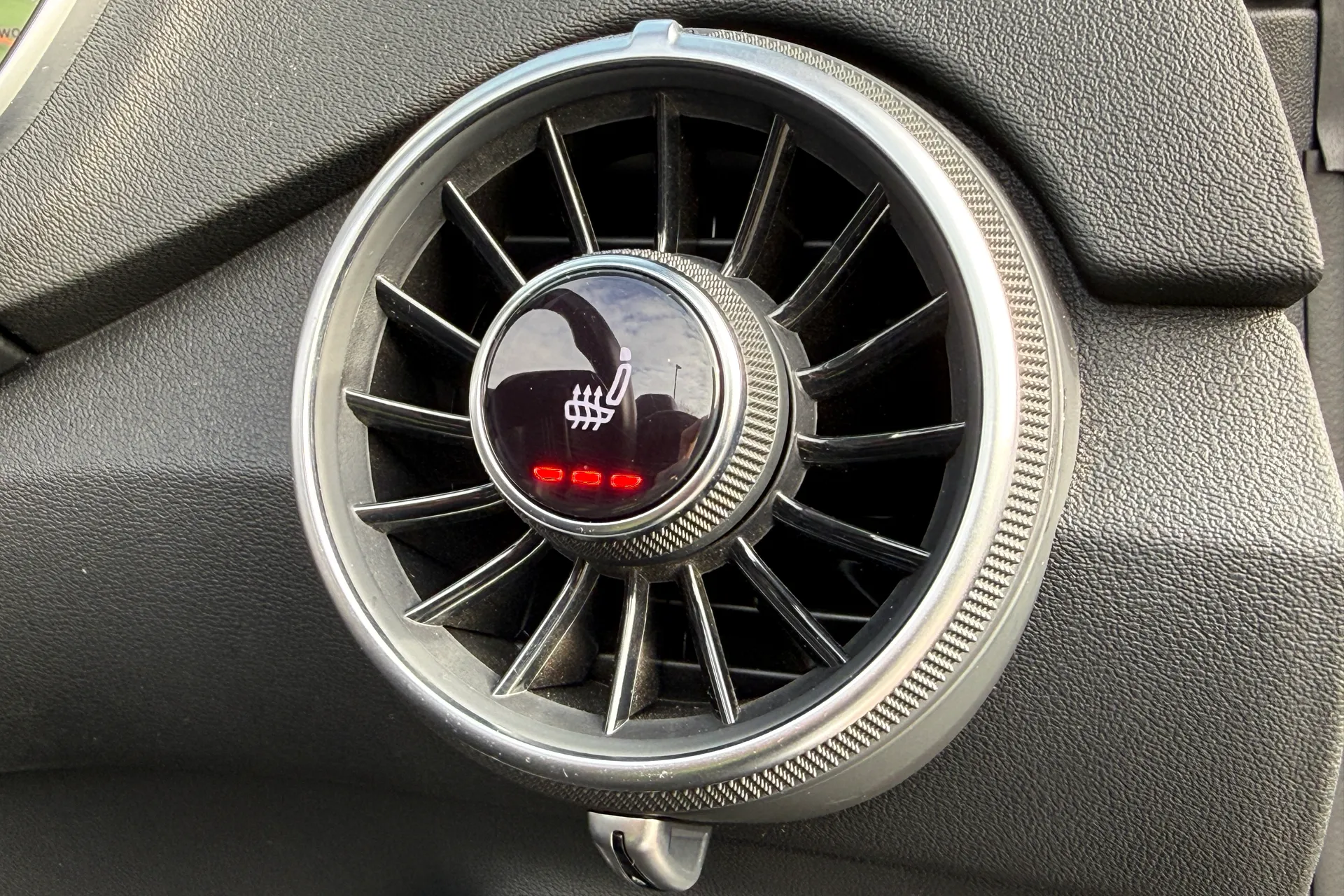 Audi TT thumbnail image number 14