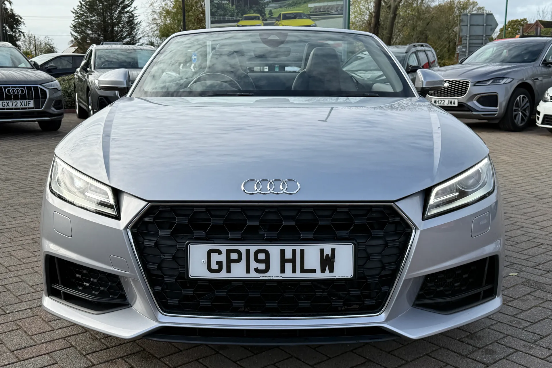 Audi TT thumbnail image number 24