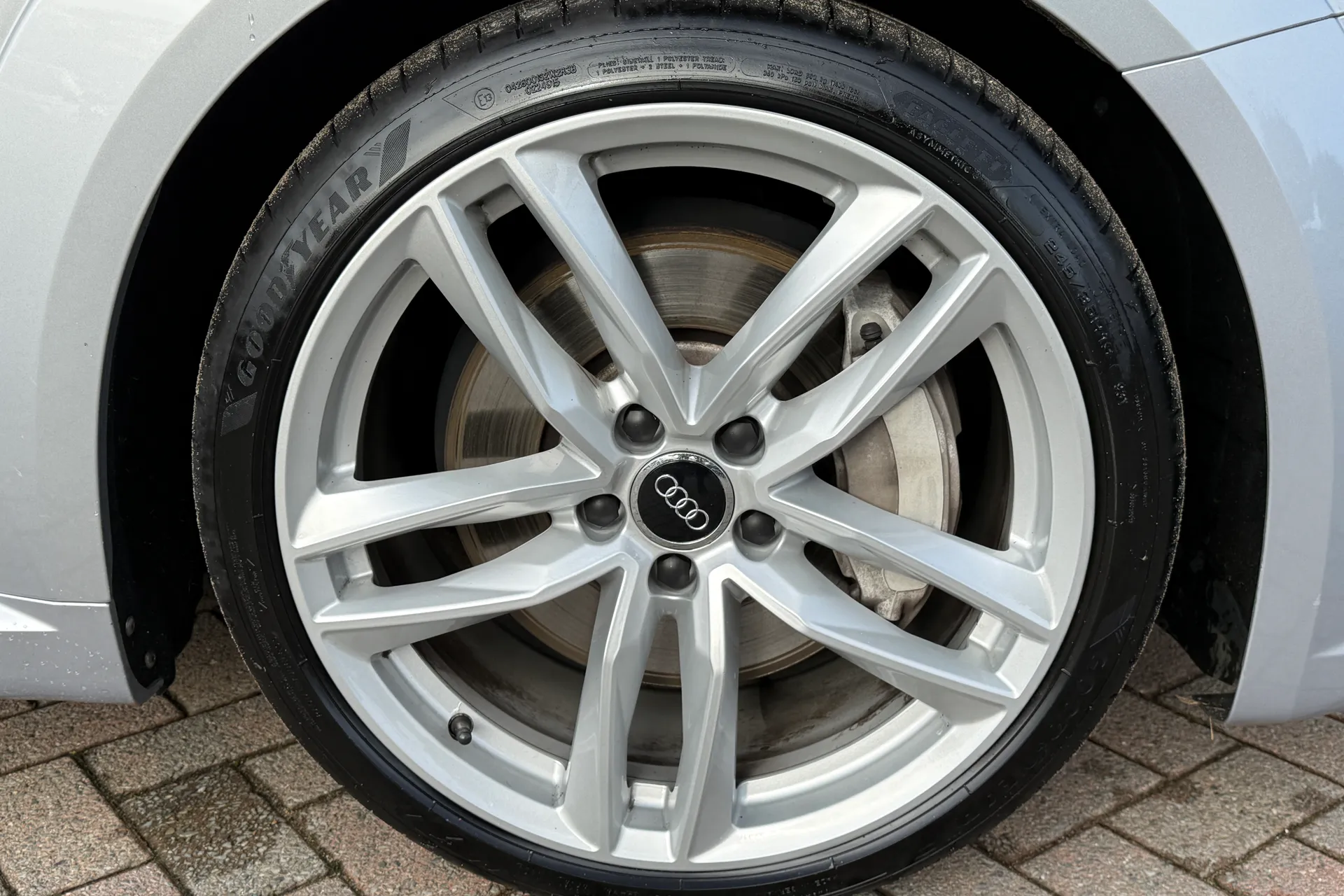 Audi TT thumbnail image number 43