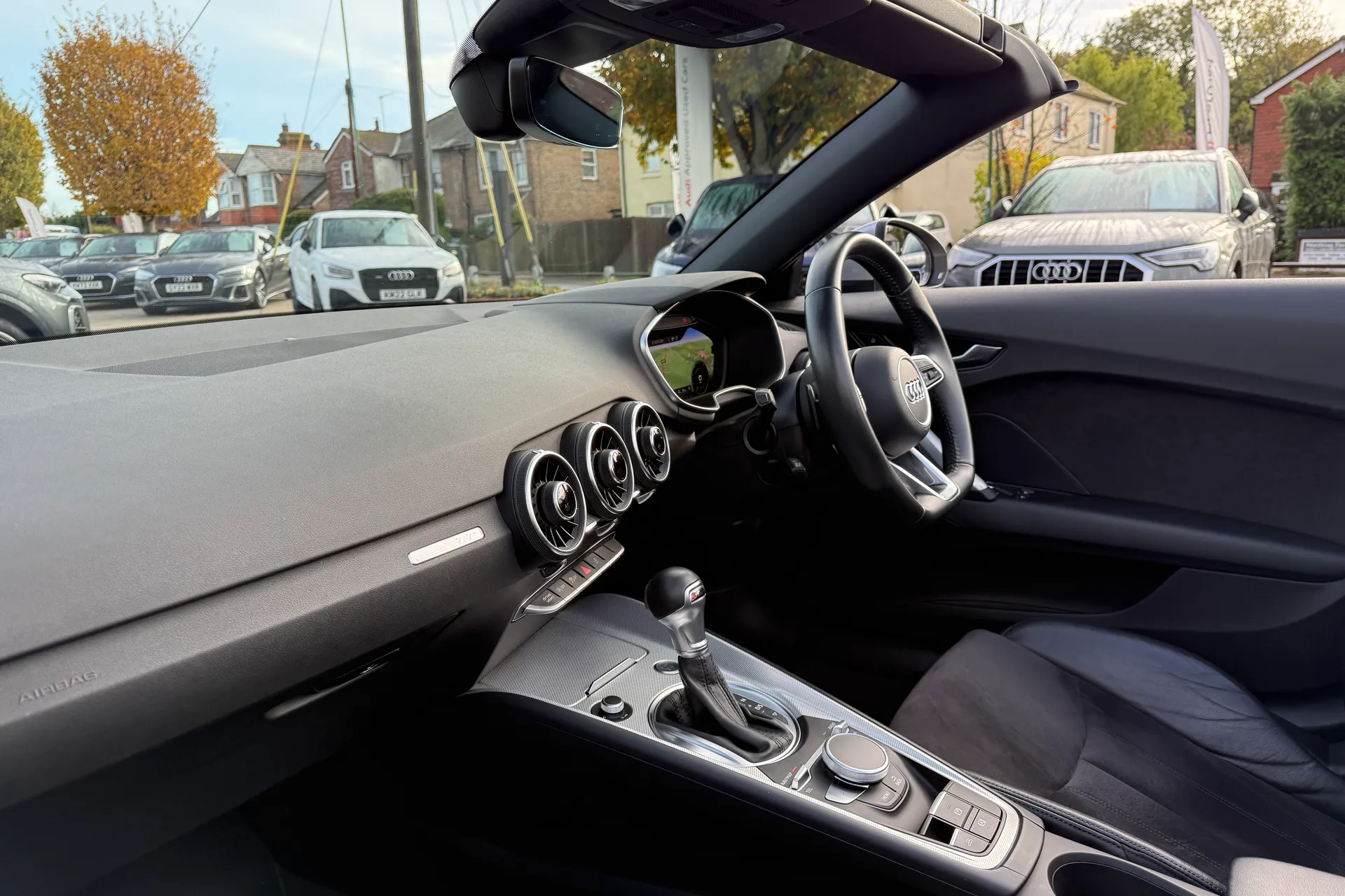 Audi TT thumbnail image number 28