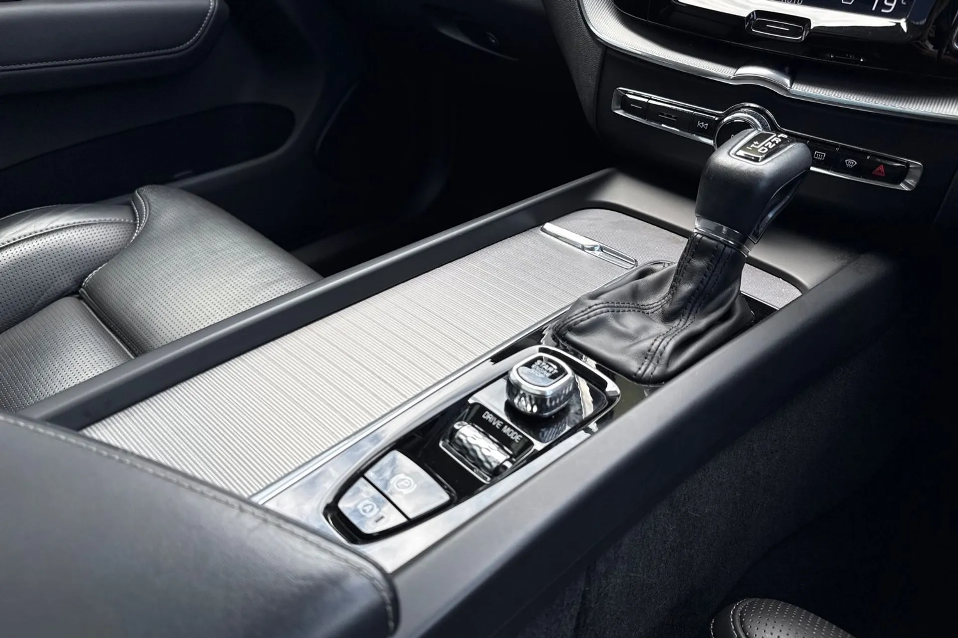Volvo XC60 thumbnail image number 44
