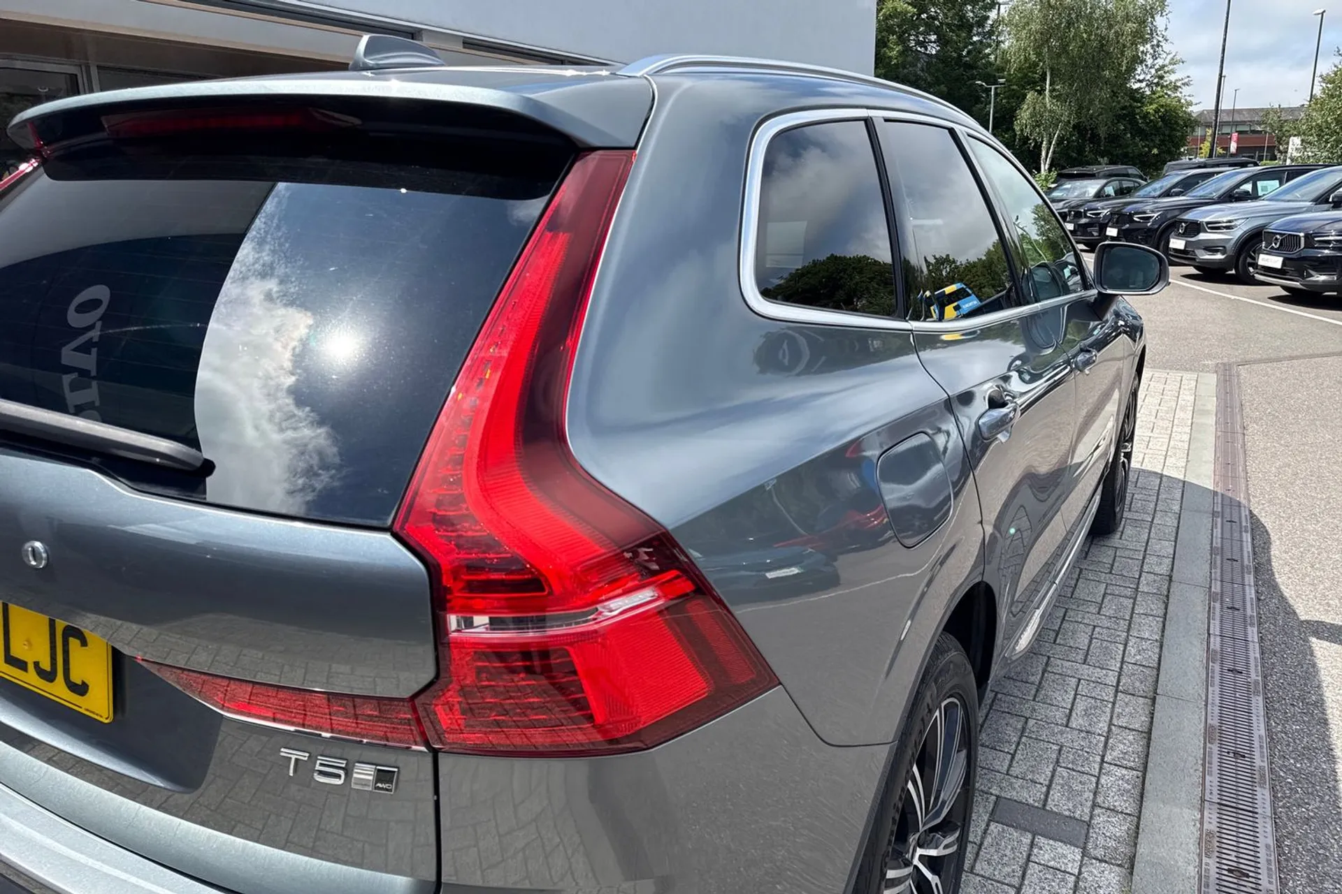 Volvo XC60 thumbnail image number 16