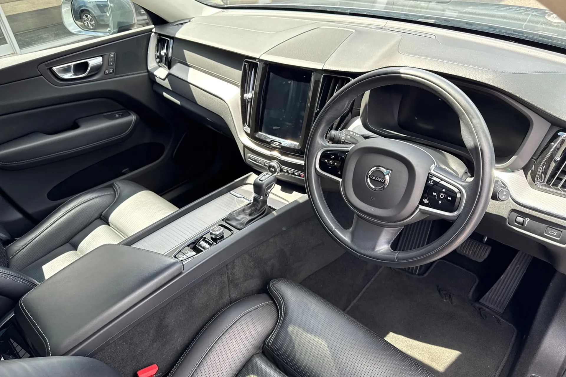 Volvo XC60 thumbnail image number 7