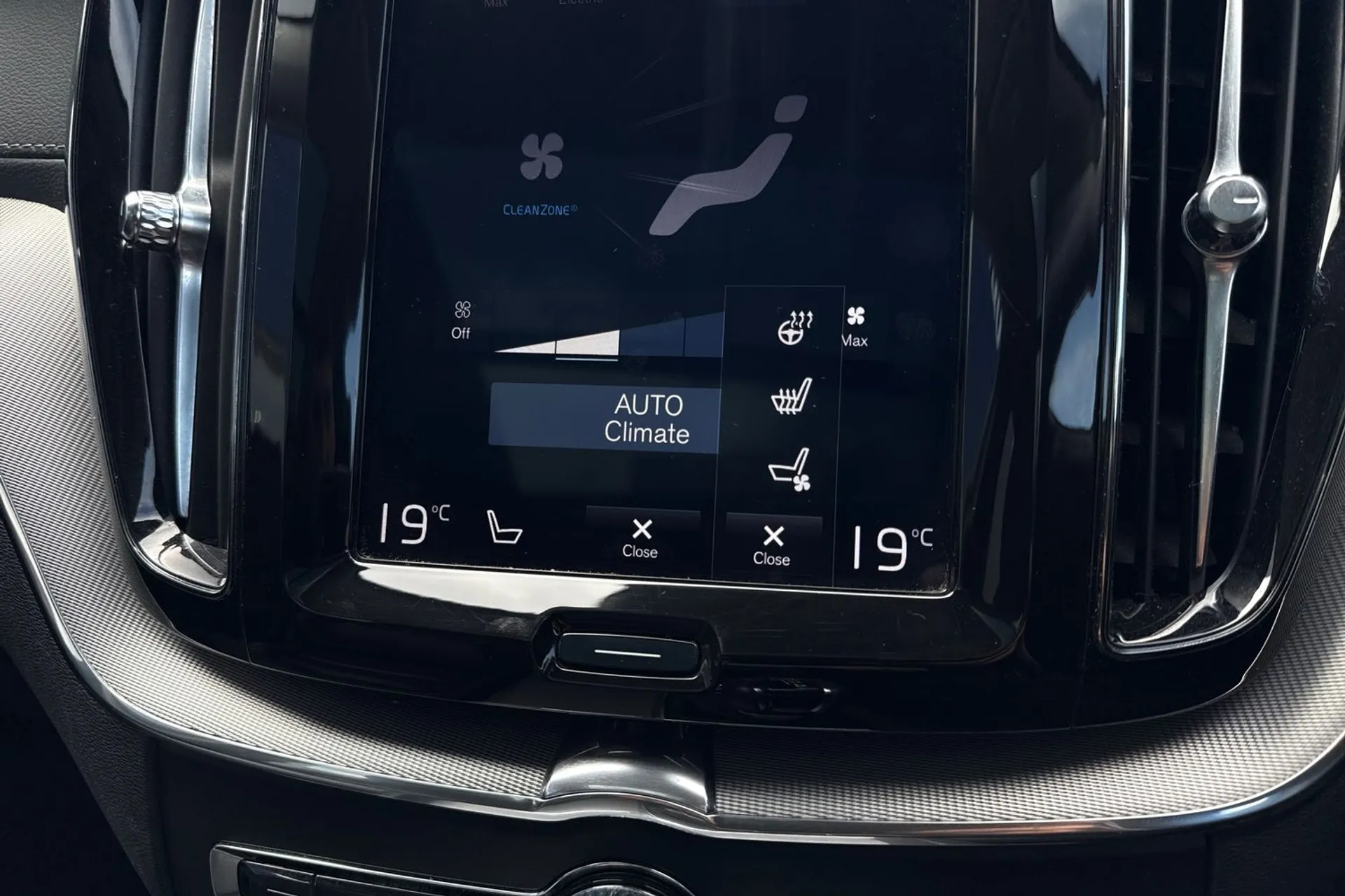 Volvo XC60 thumbnail image number 40