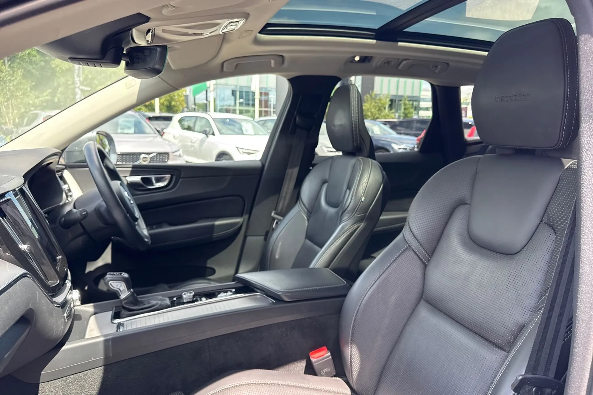 Volvo XC60 thumbnail image number 29