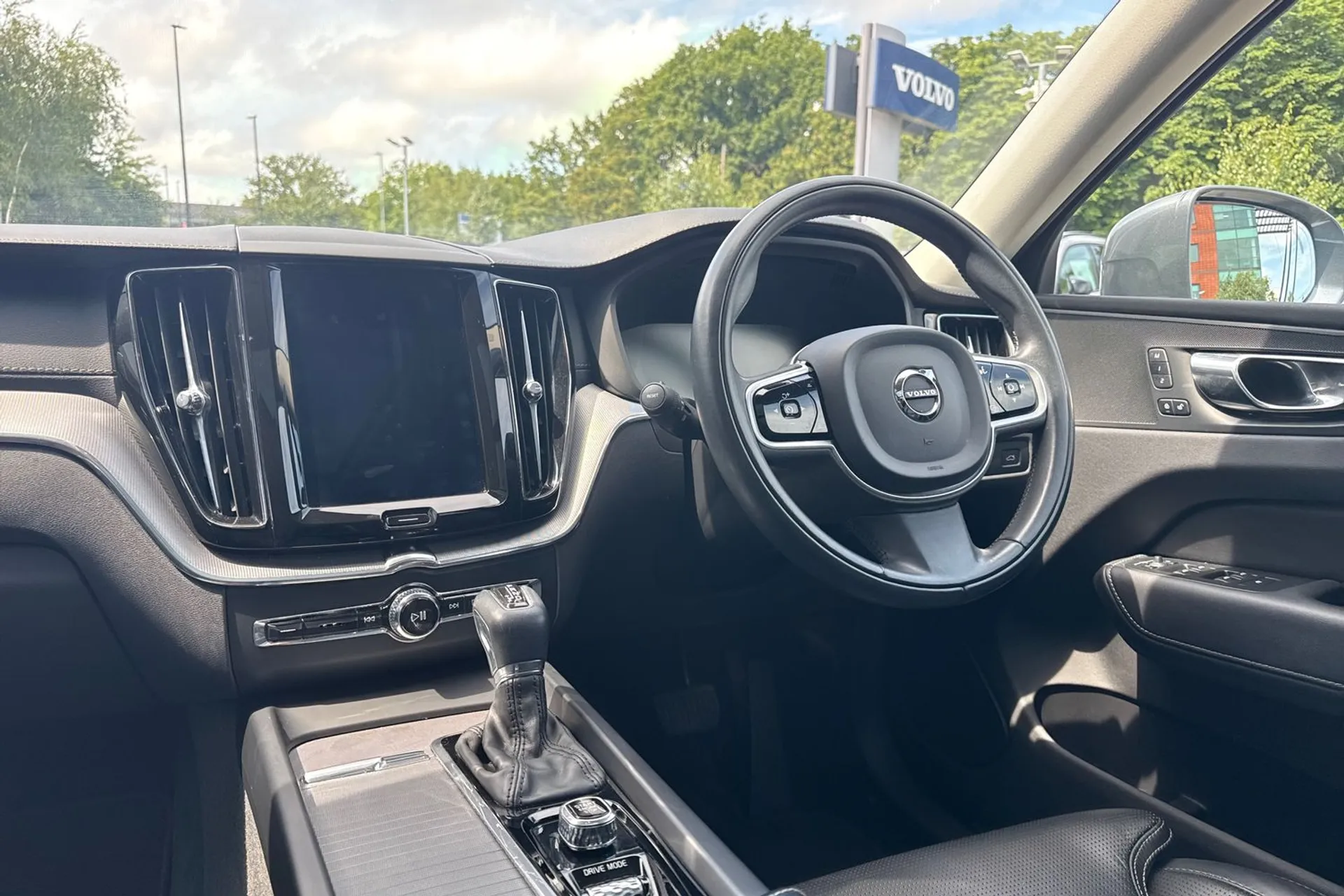 Volvo XC60 thumbnail image number 36