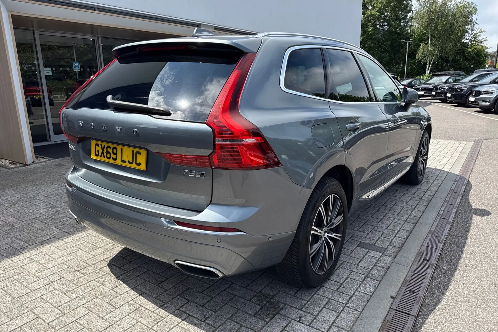 Volvo XC60 thumbnail image number 9
